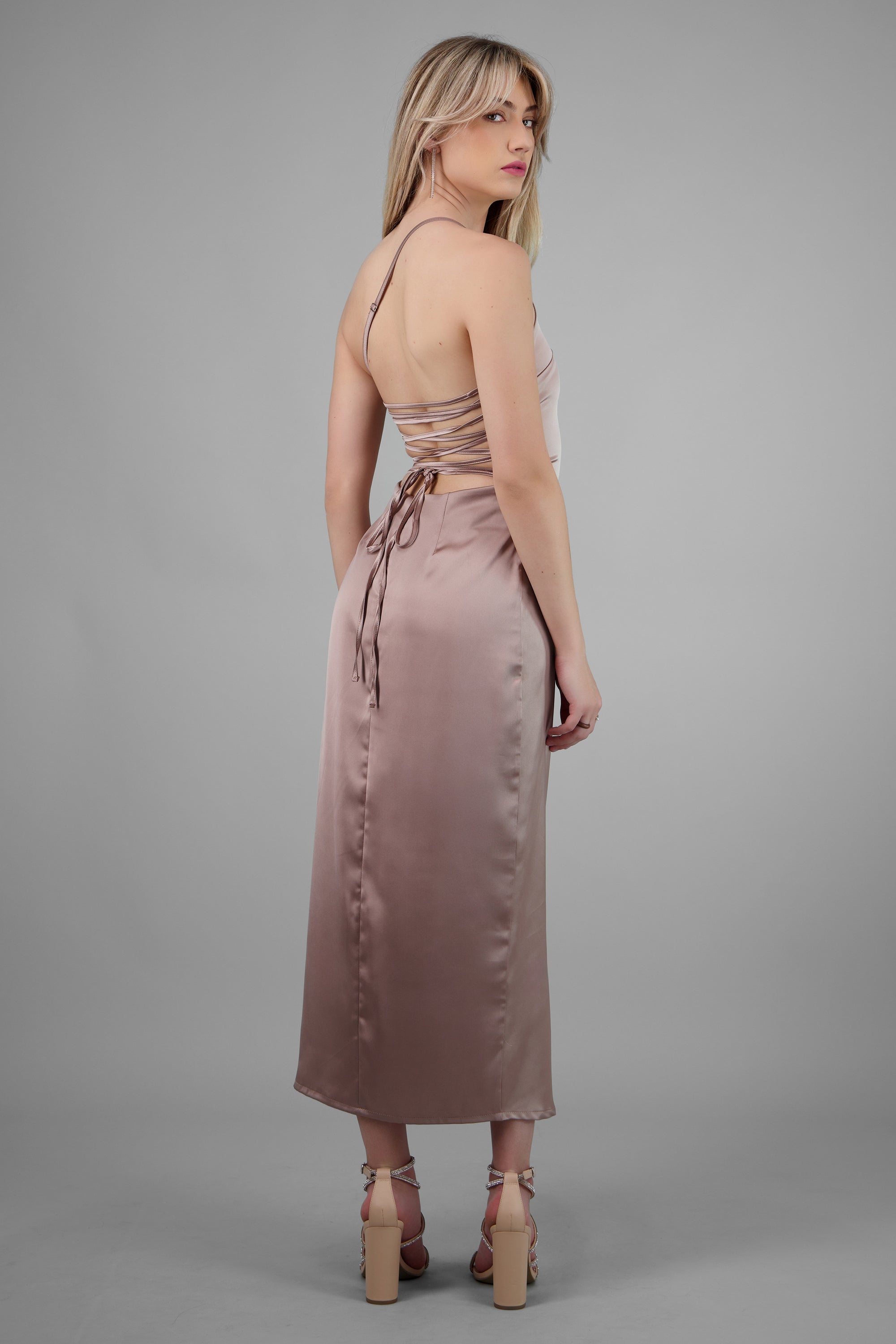 Vestido asimétrico lace up espalda GREIGE