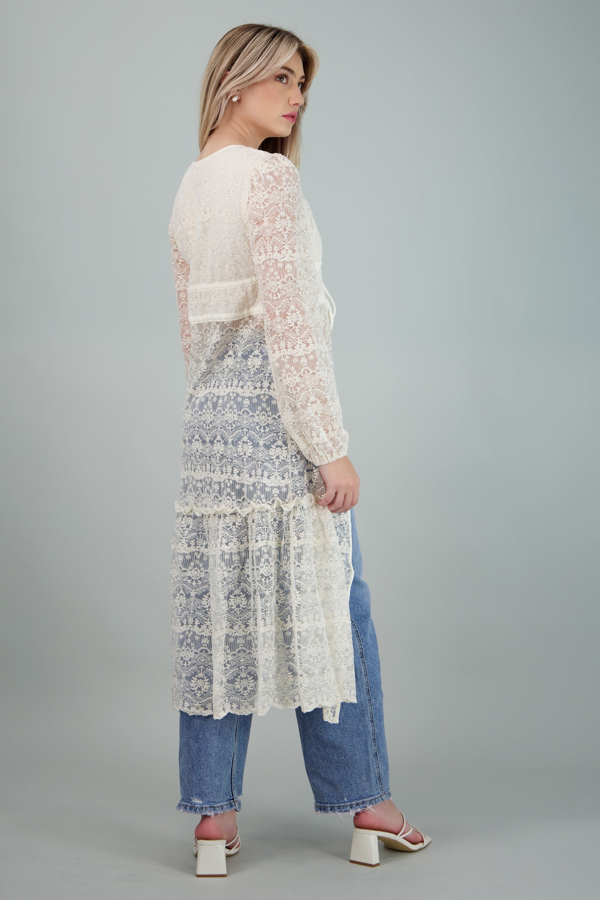 CARDIGAN ENCAJE M/L DET MOÑO CREMA