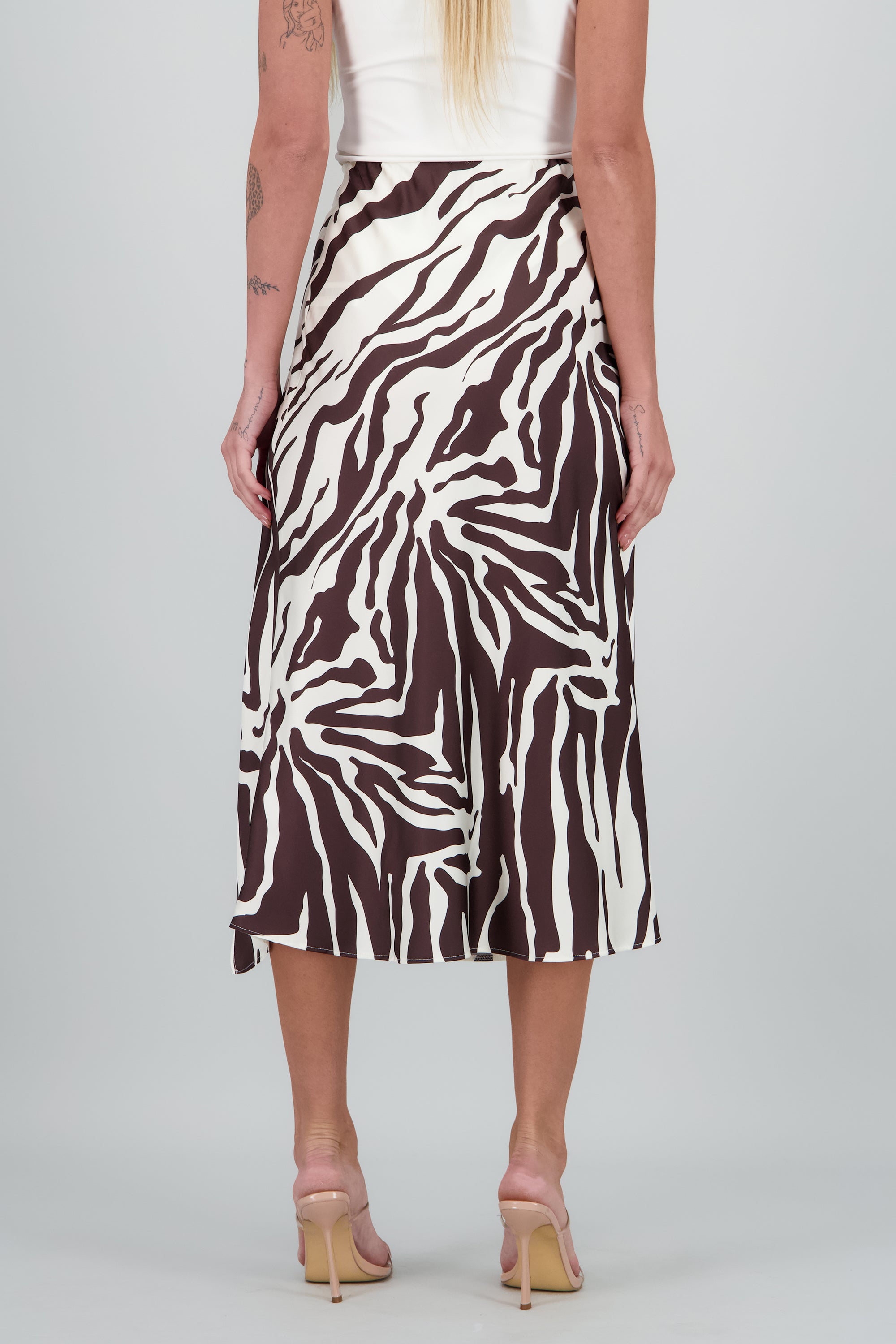 Falda midi satin con abertura estampado zebra CAFE COMBO