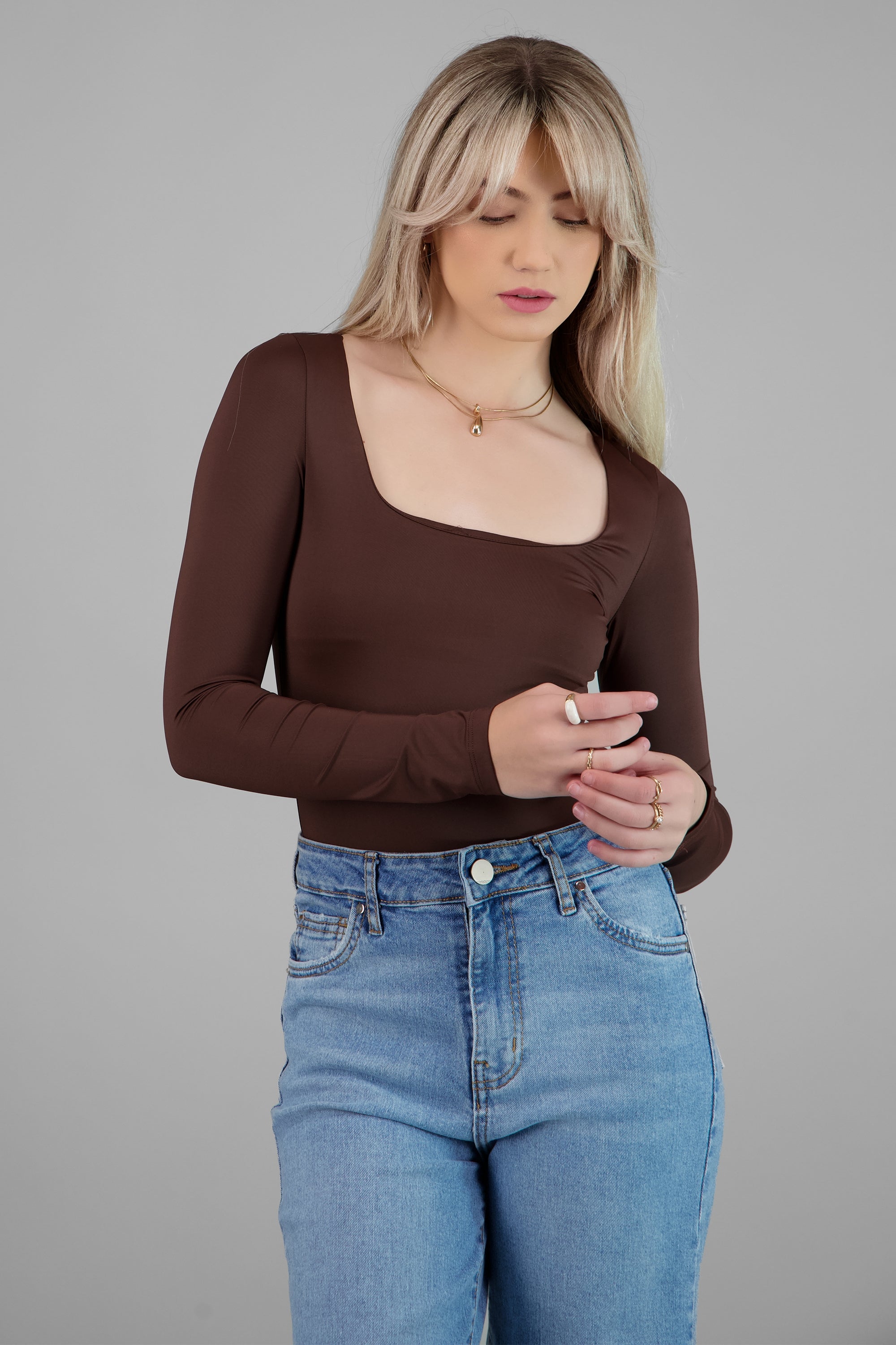 Body manga larga escote cuadrado CHOCOLATE