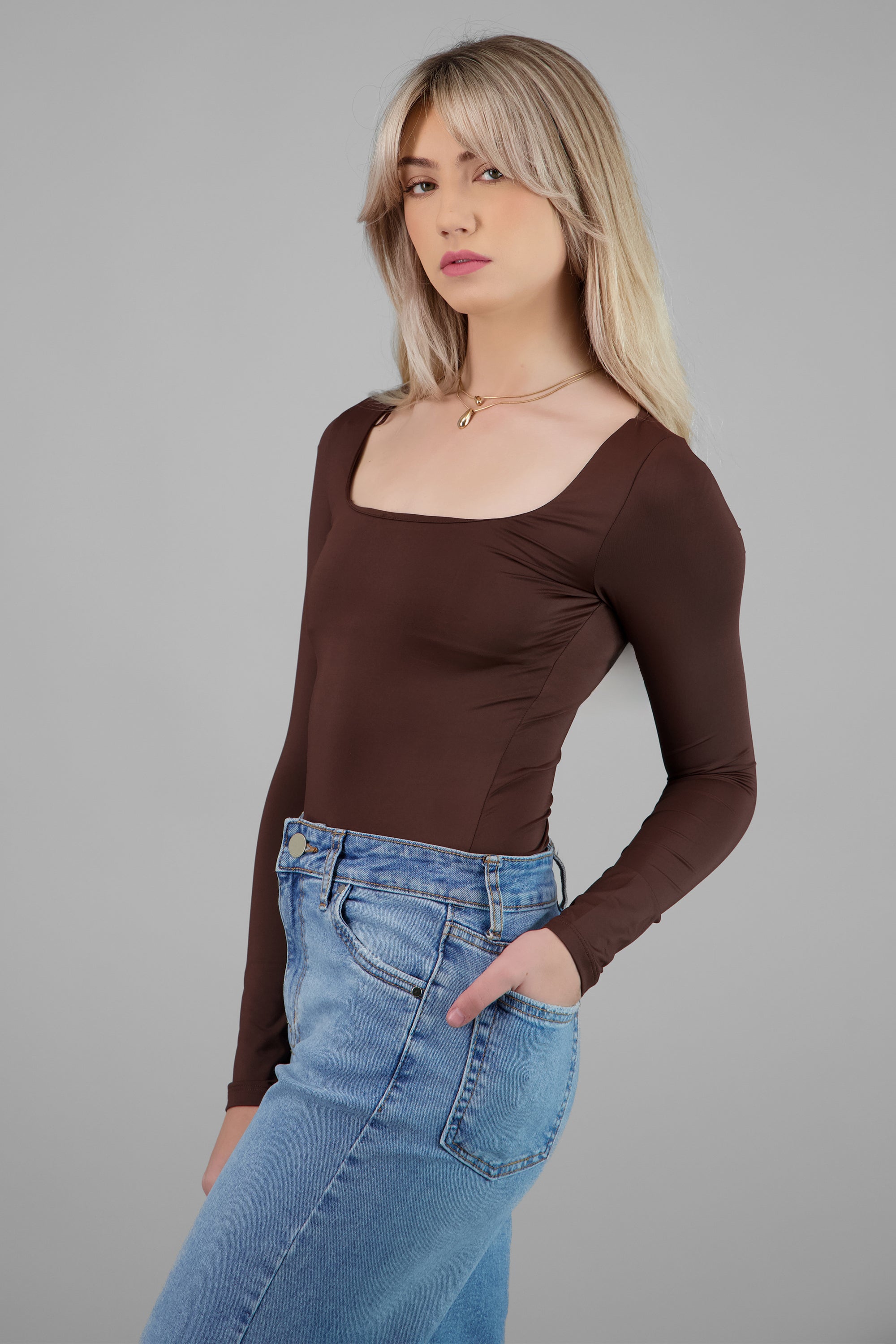 Body manga larga escote cuadrado CHOCOLATE