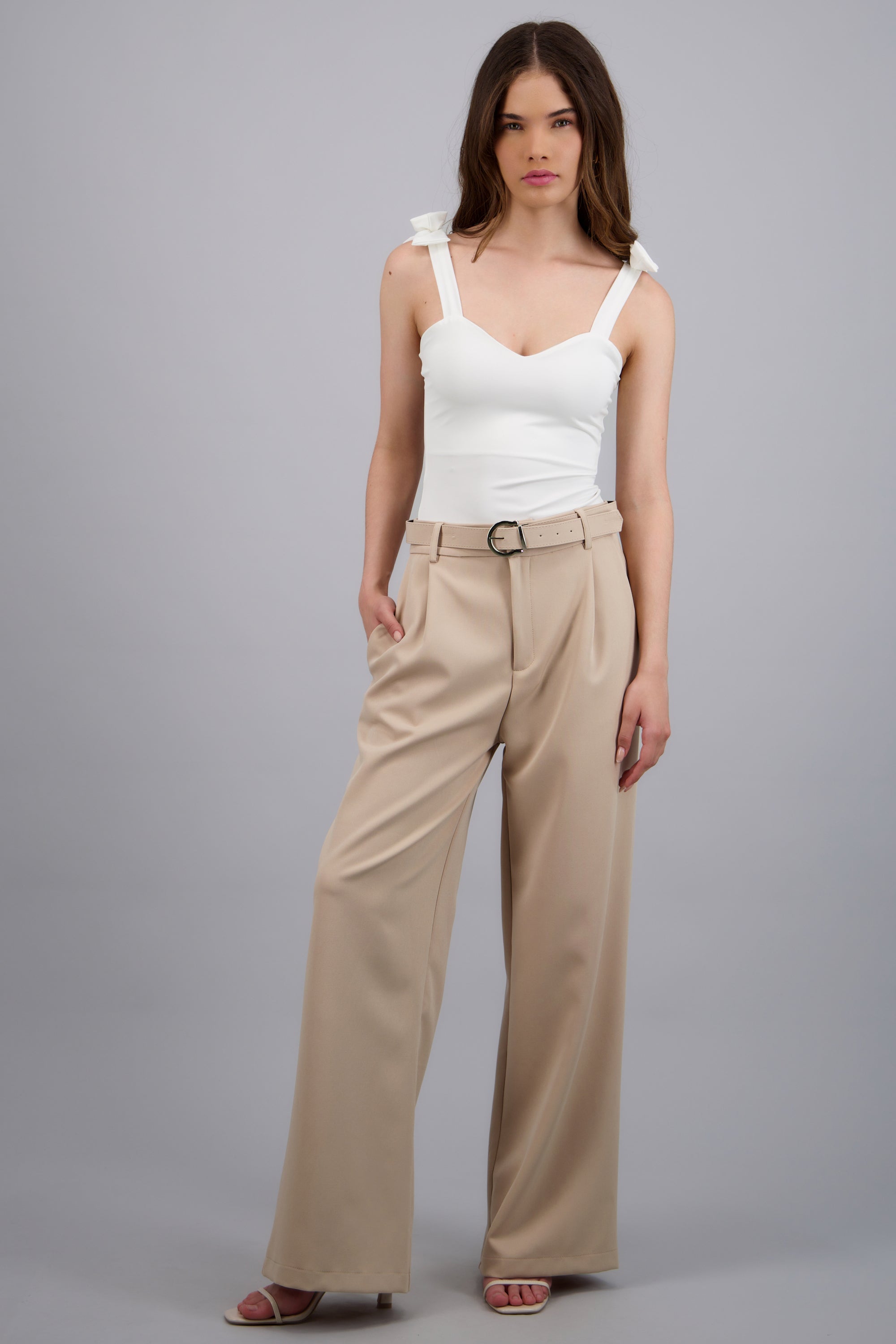 Pantalon sastre basico con cinturon Hypsters BEIGE