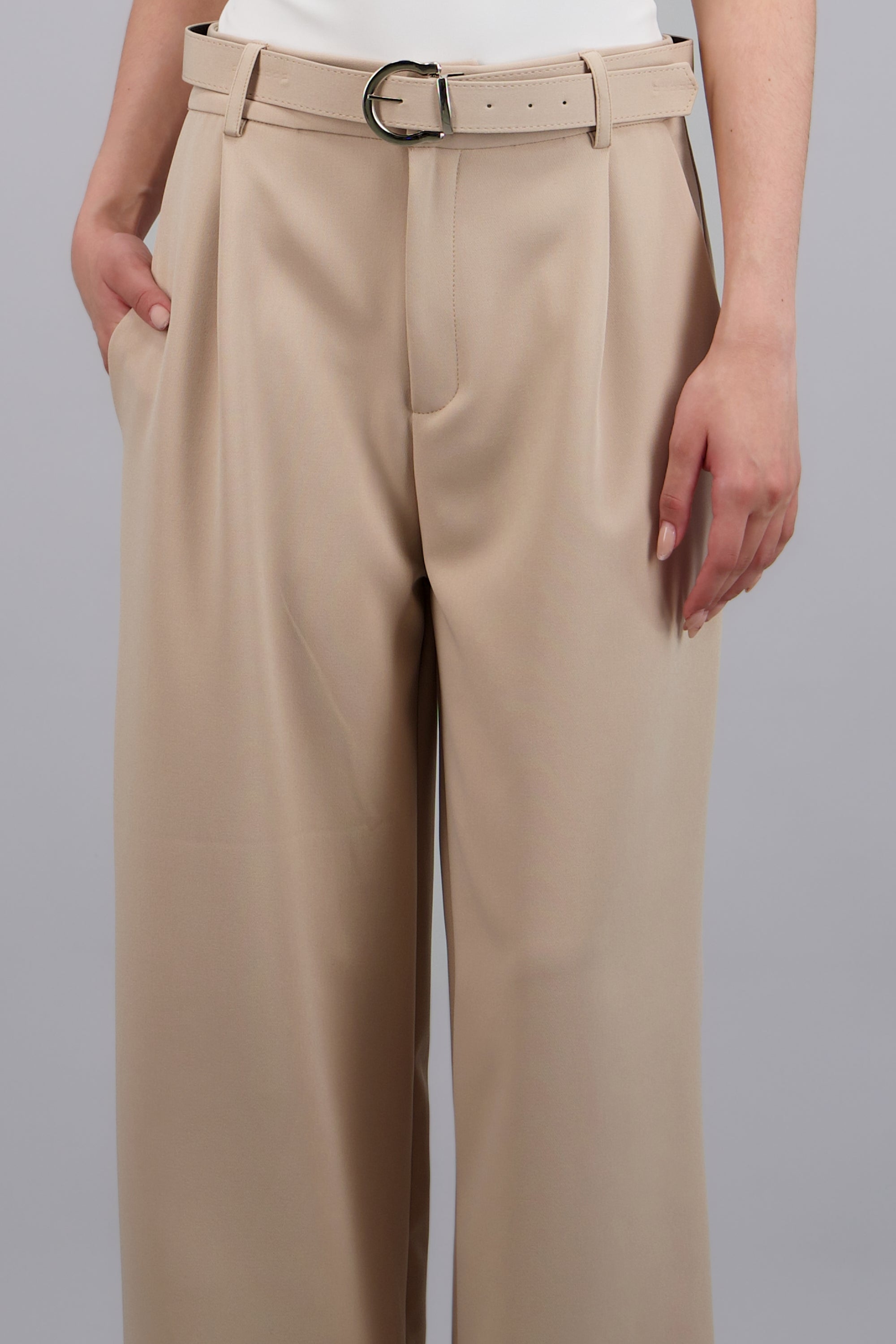 Pantalon sastre basico con cinturon Hypsters BEIGE