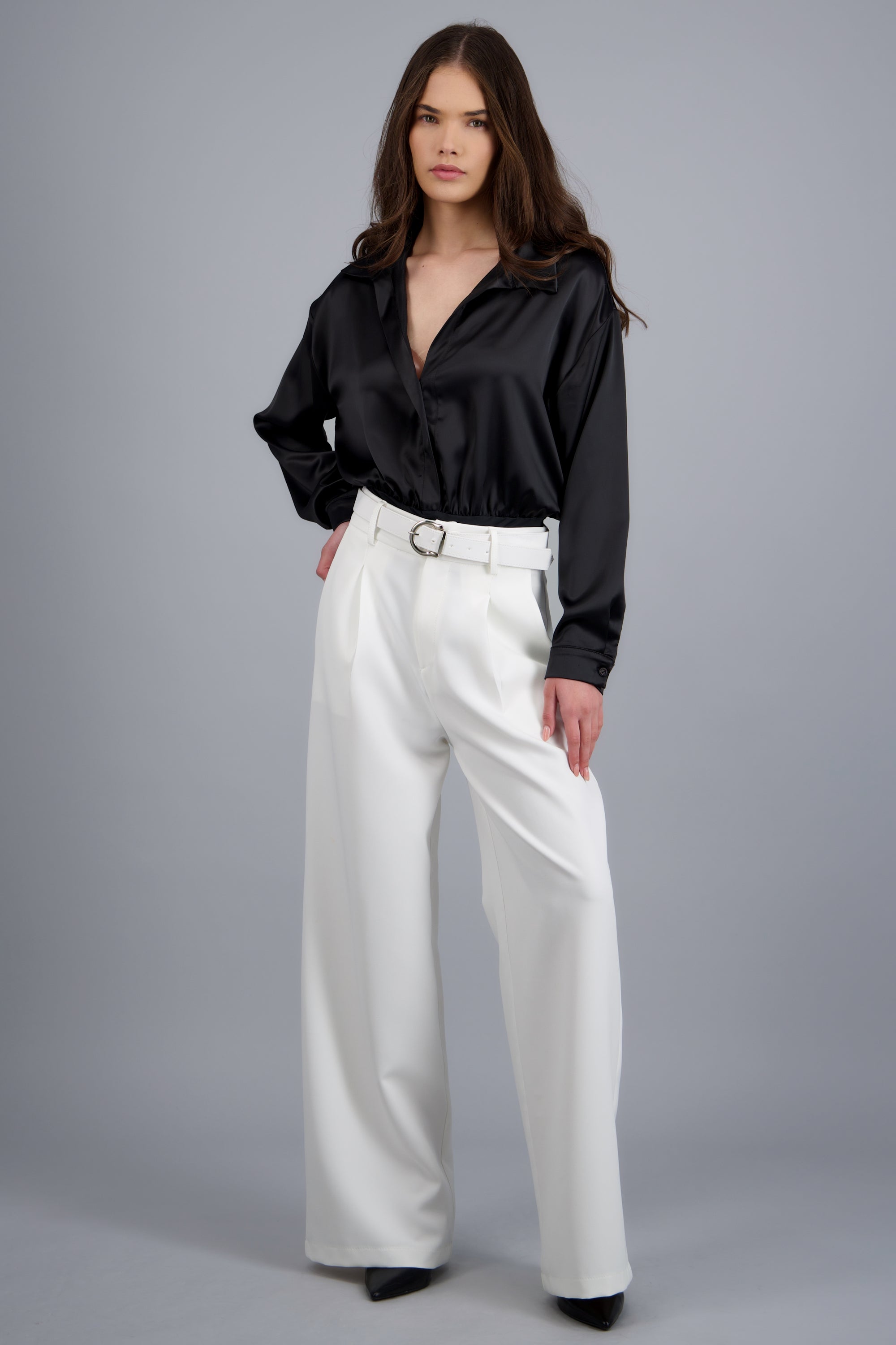 Pantalon sastre basico con cinturon Hypsters HUESO
