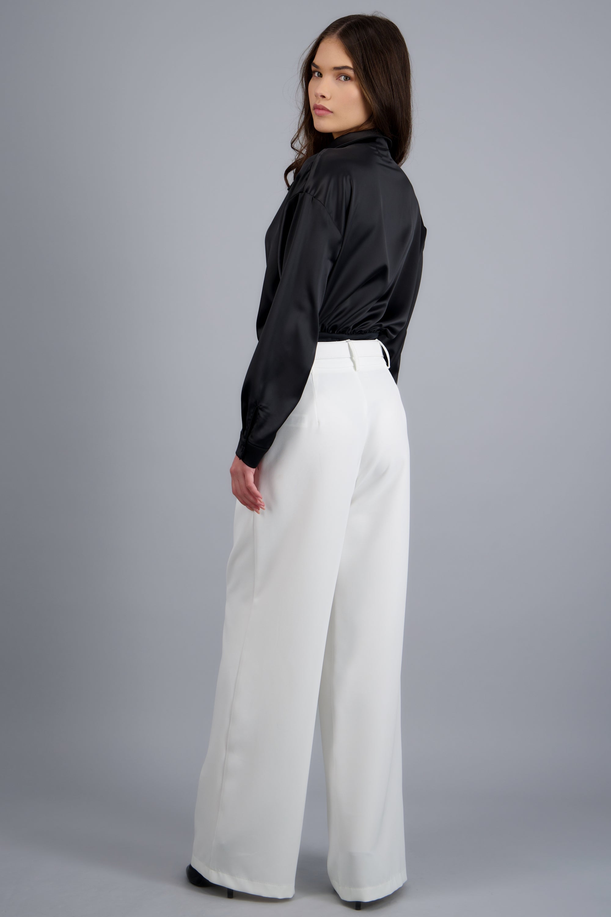 Pantalon sastre basico con cinturon Hypsters HUESO