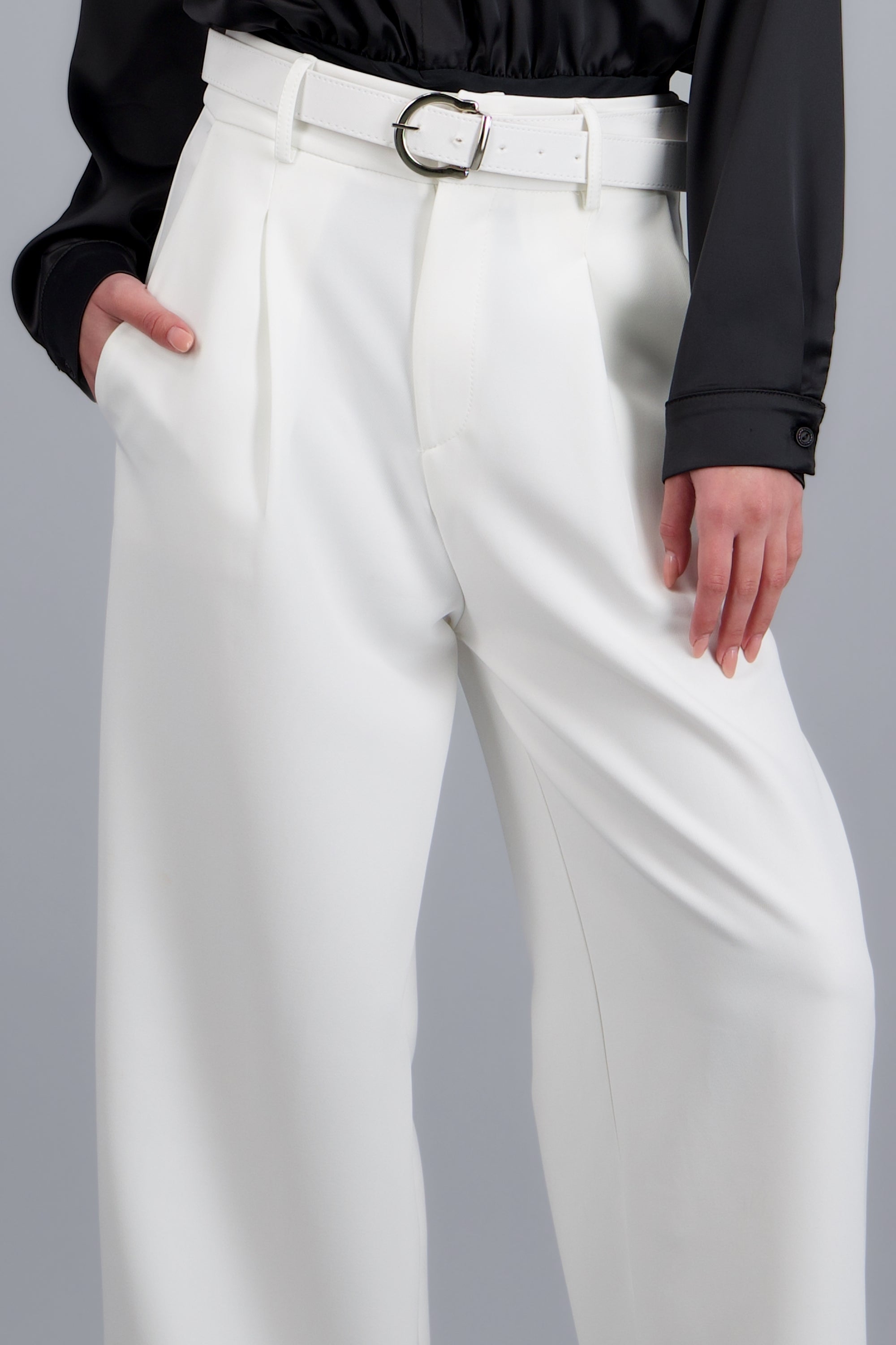 Pantalon sastre basico con cinturon Hypsters HUESO