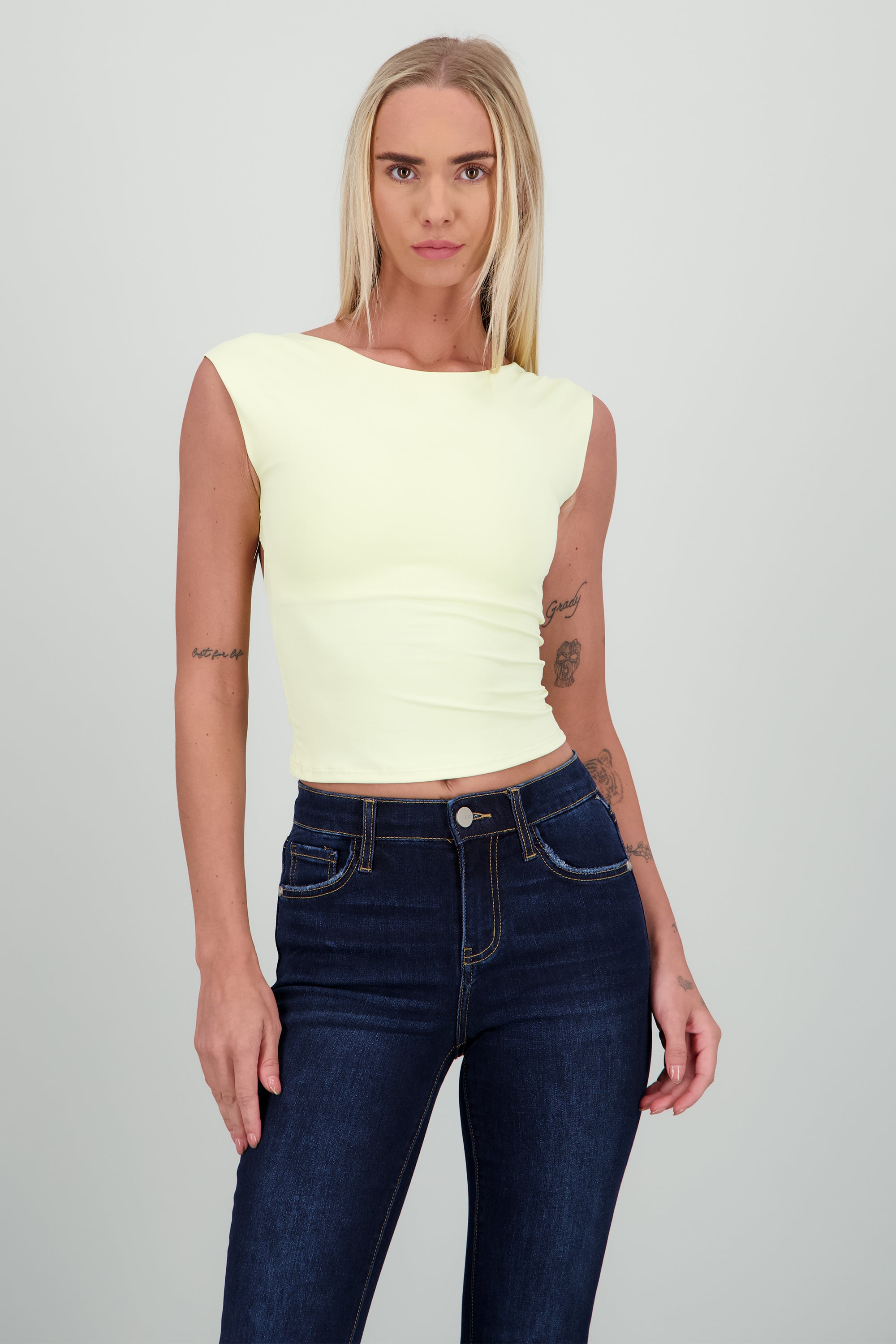 Top manga corta escote espalda AMARILLO PASTEL