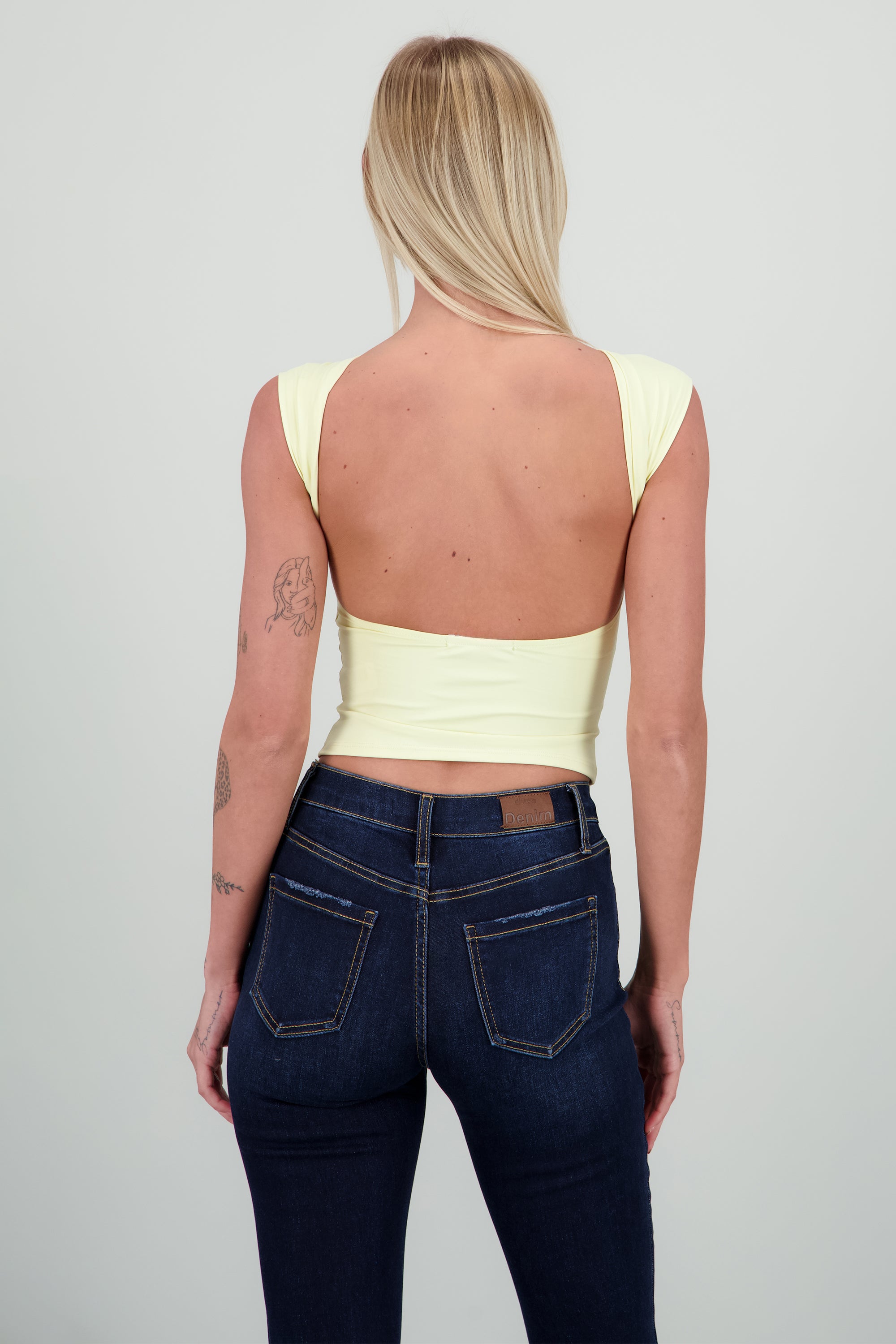 Top manga corta escote espalda AMARILLO PASTEL