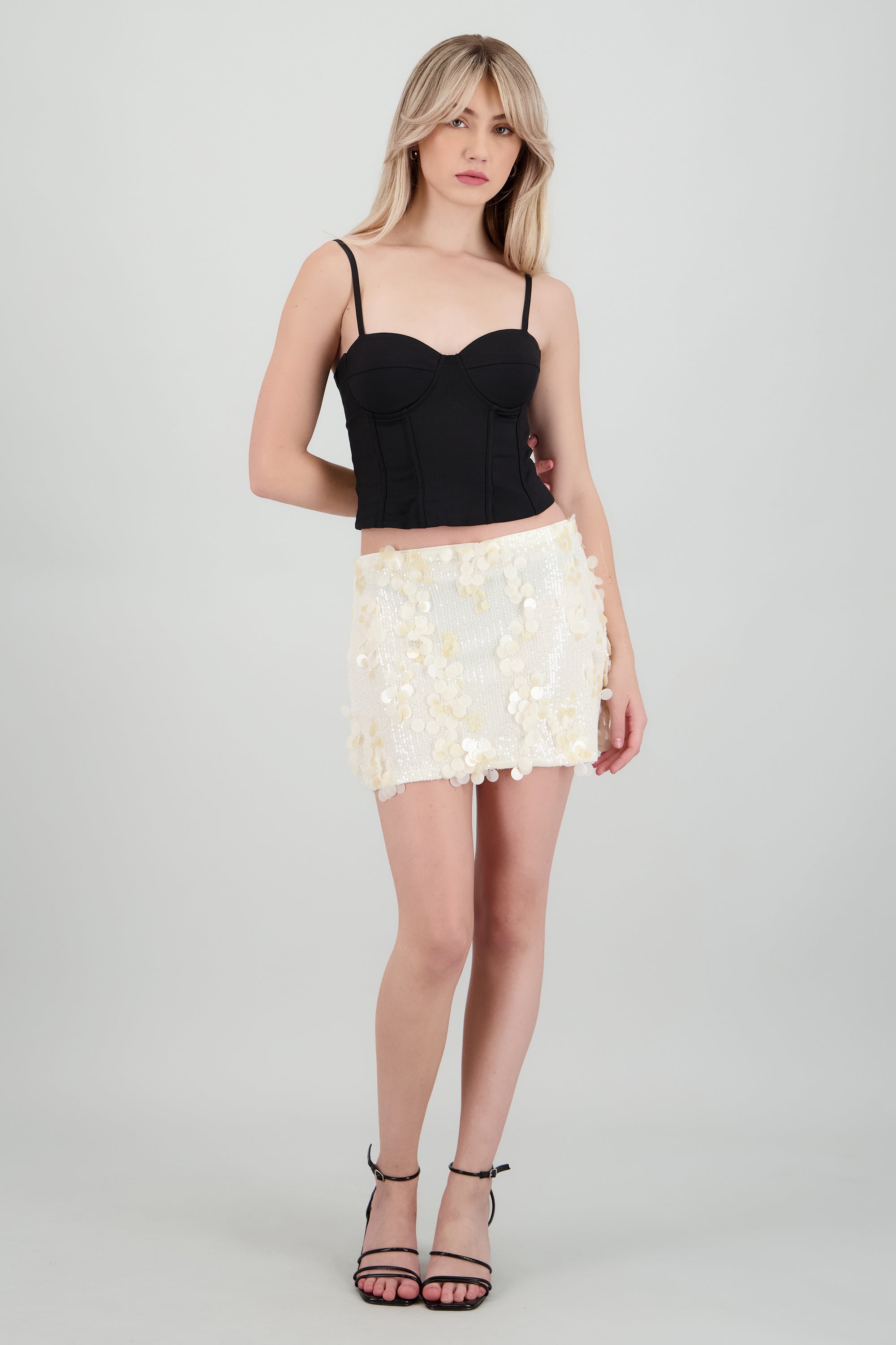 Falda mini detalle lentejuelas CREMA