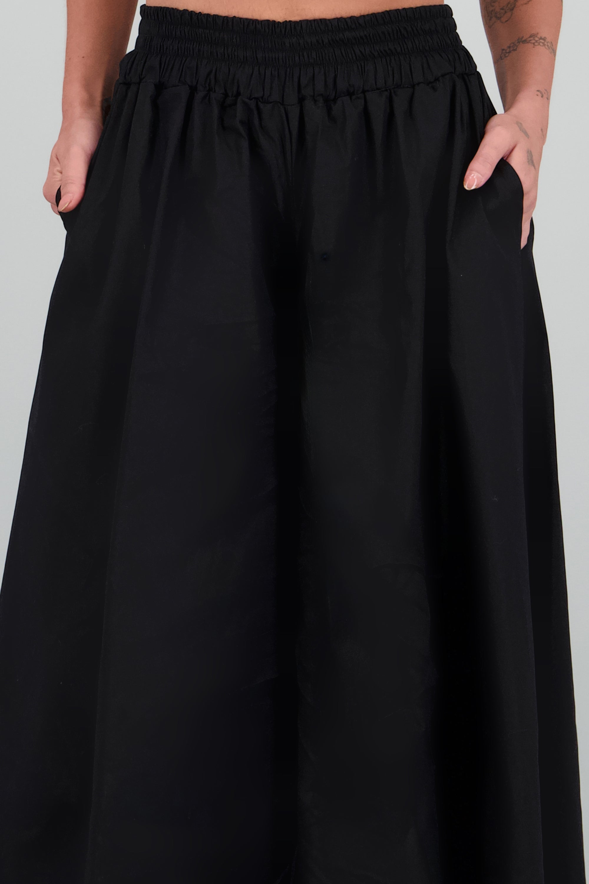 Pantalon super amplio resorte bolsas NEGRO