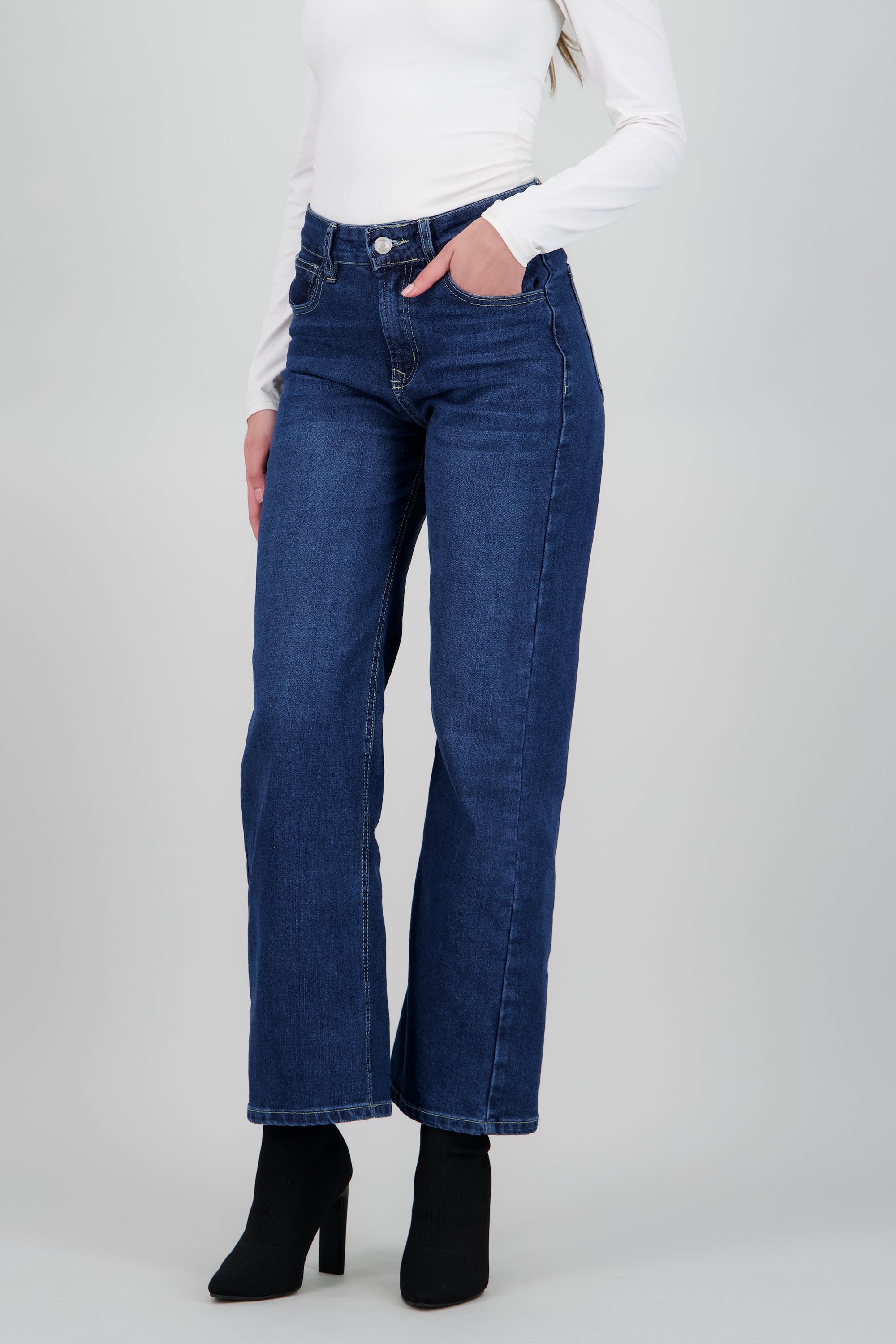 Jeans wide leg basicos MEDIUM WASH