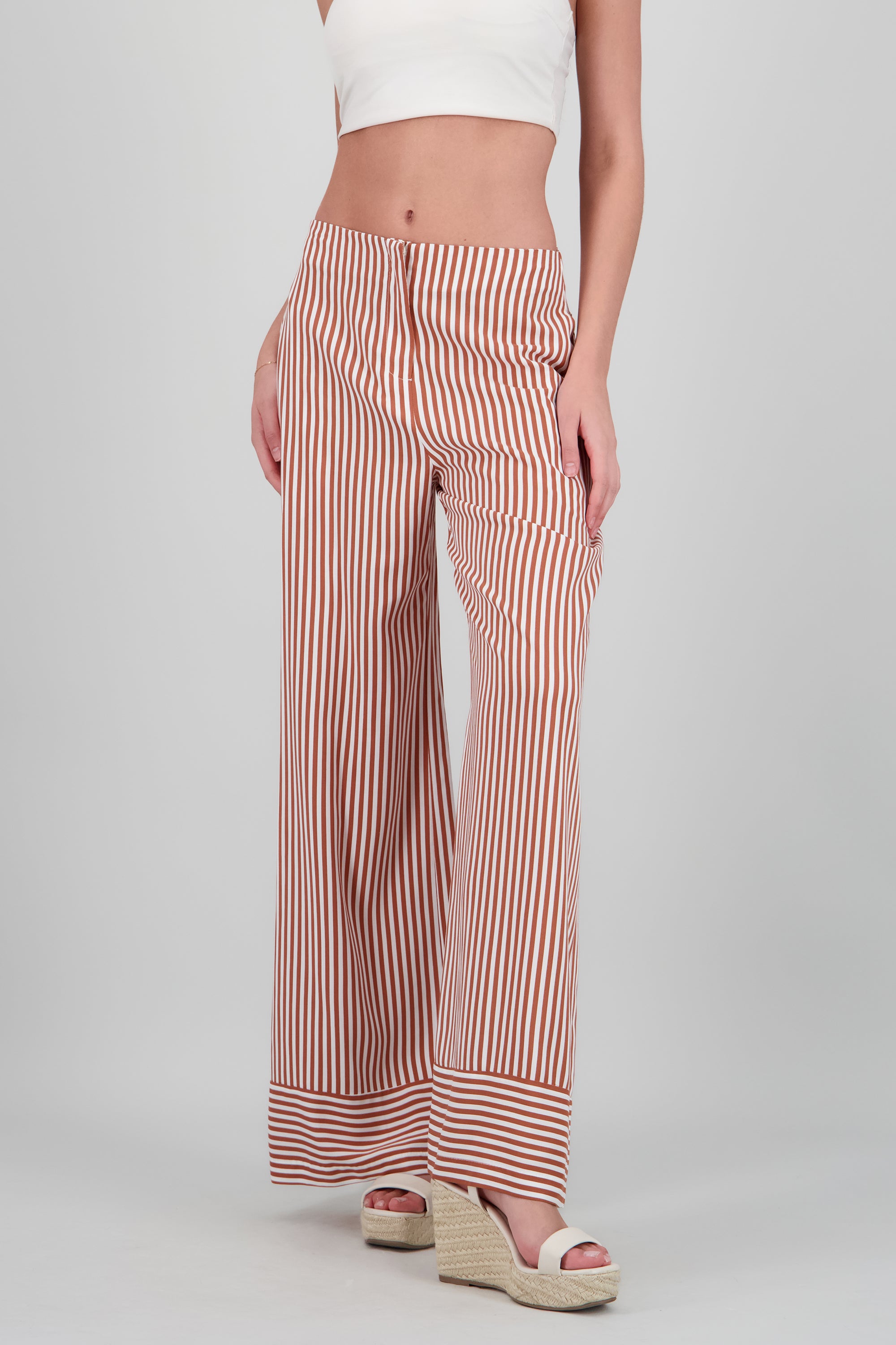 Pantalon amplio detalle rayas CAFE COMBO