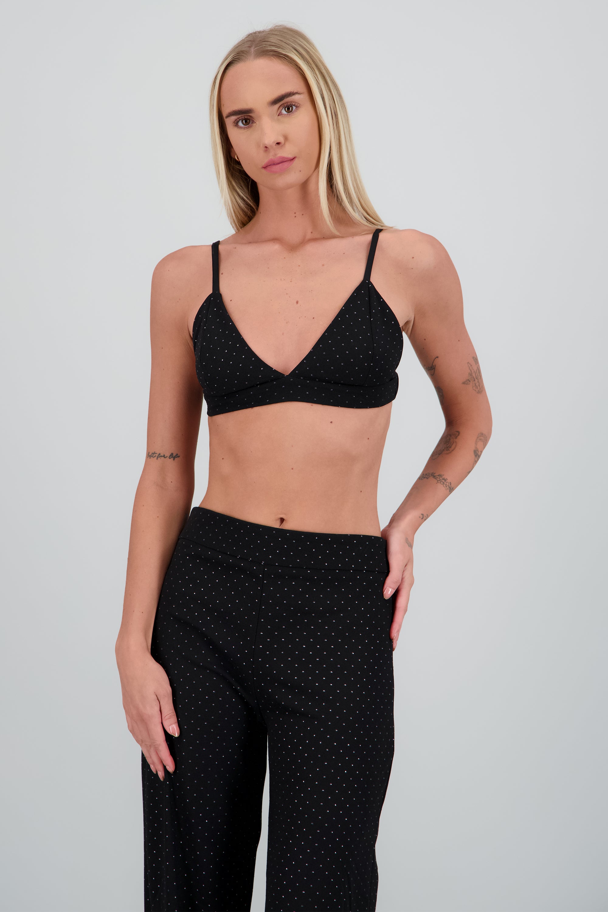 BLACK COMBO
