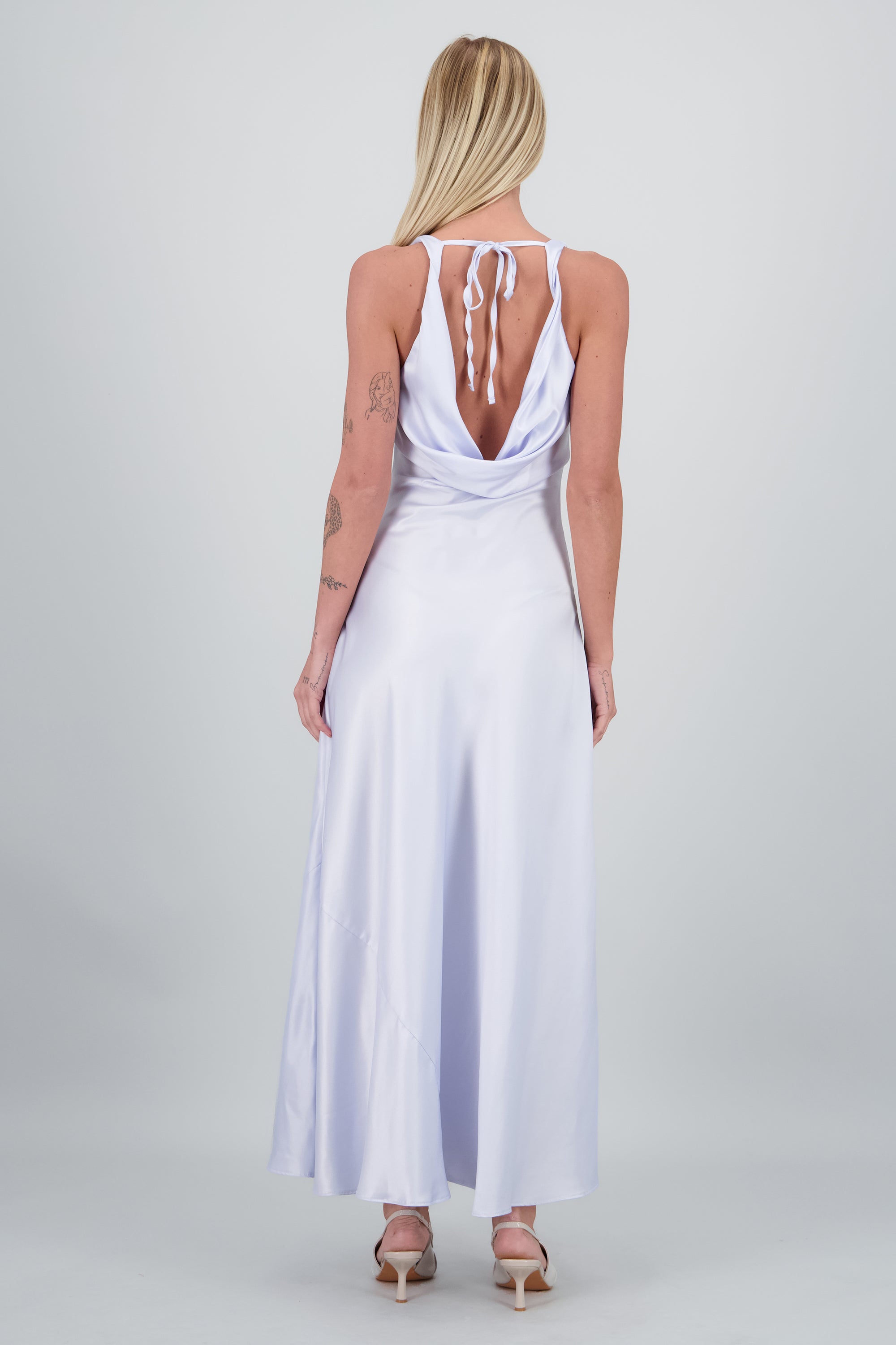 Vestido satinado de escote cascada AZUL CIELO