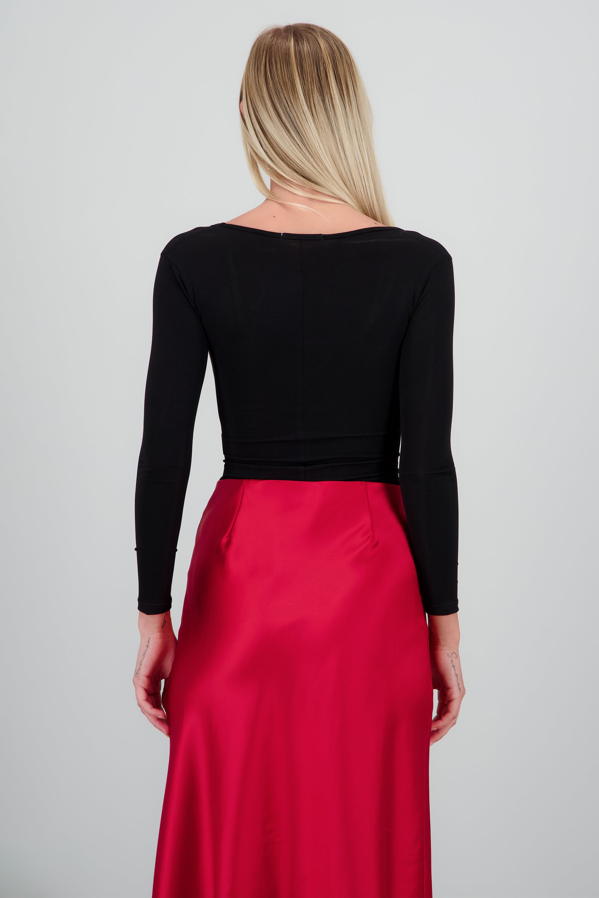 Body escote cuadrado de manga larga NEGRO