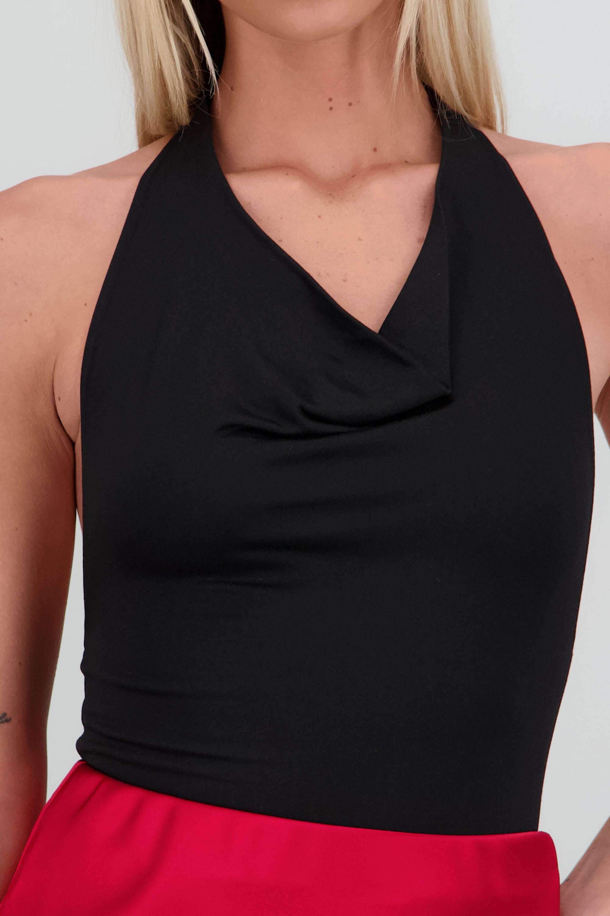 Body de cuello cascada NEGRO