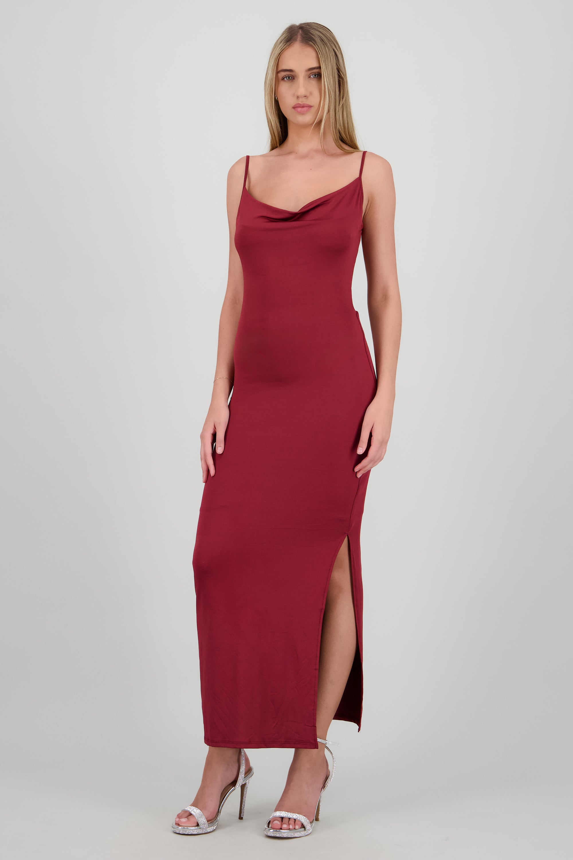 Vestido cuello cascada escote espalda VINO