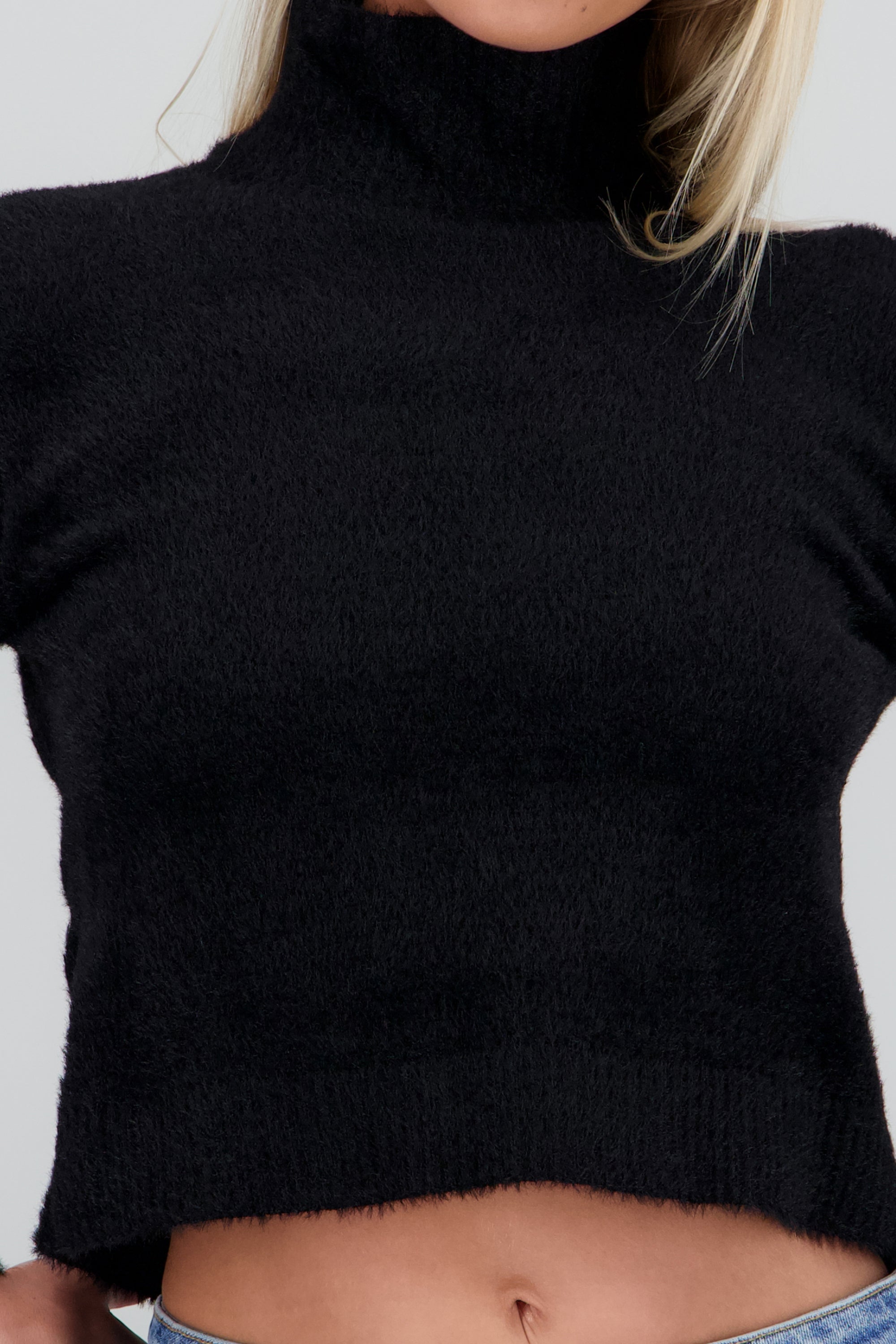 Sueter cuello alto suave NEGRO