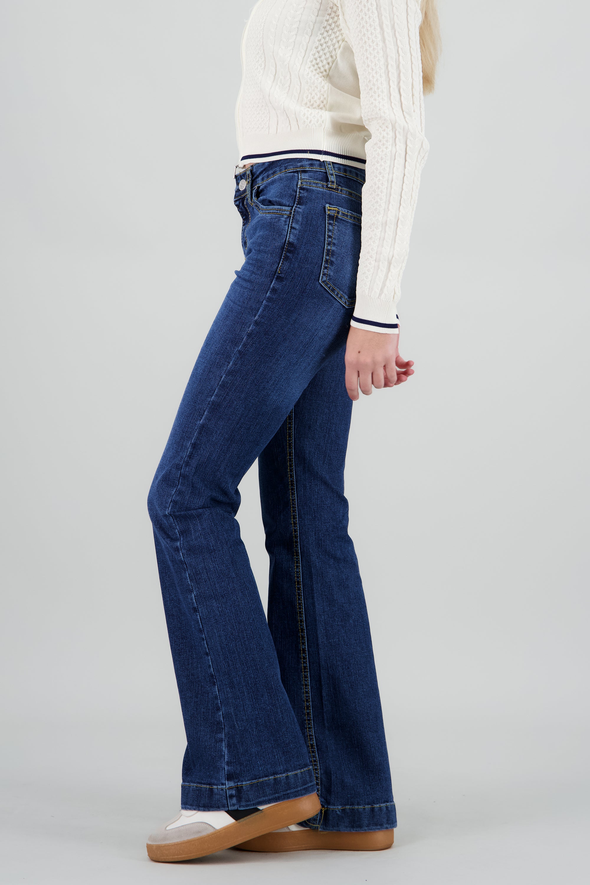 Jeans flare dobladillo DARK WASH