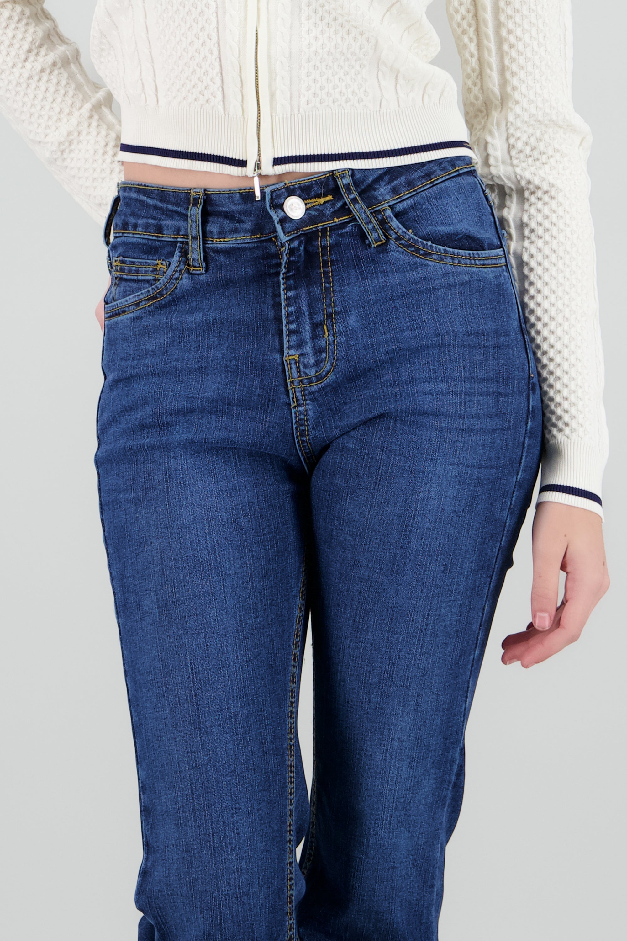 Jeans flare dobladillo DARK WASH