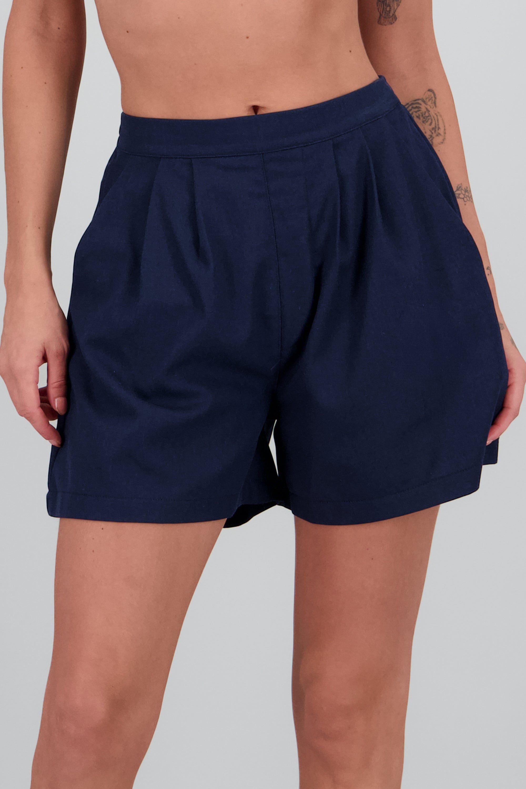 Short tipo bermuda lino MARINO