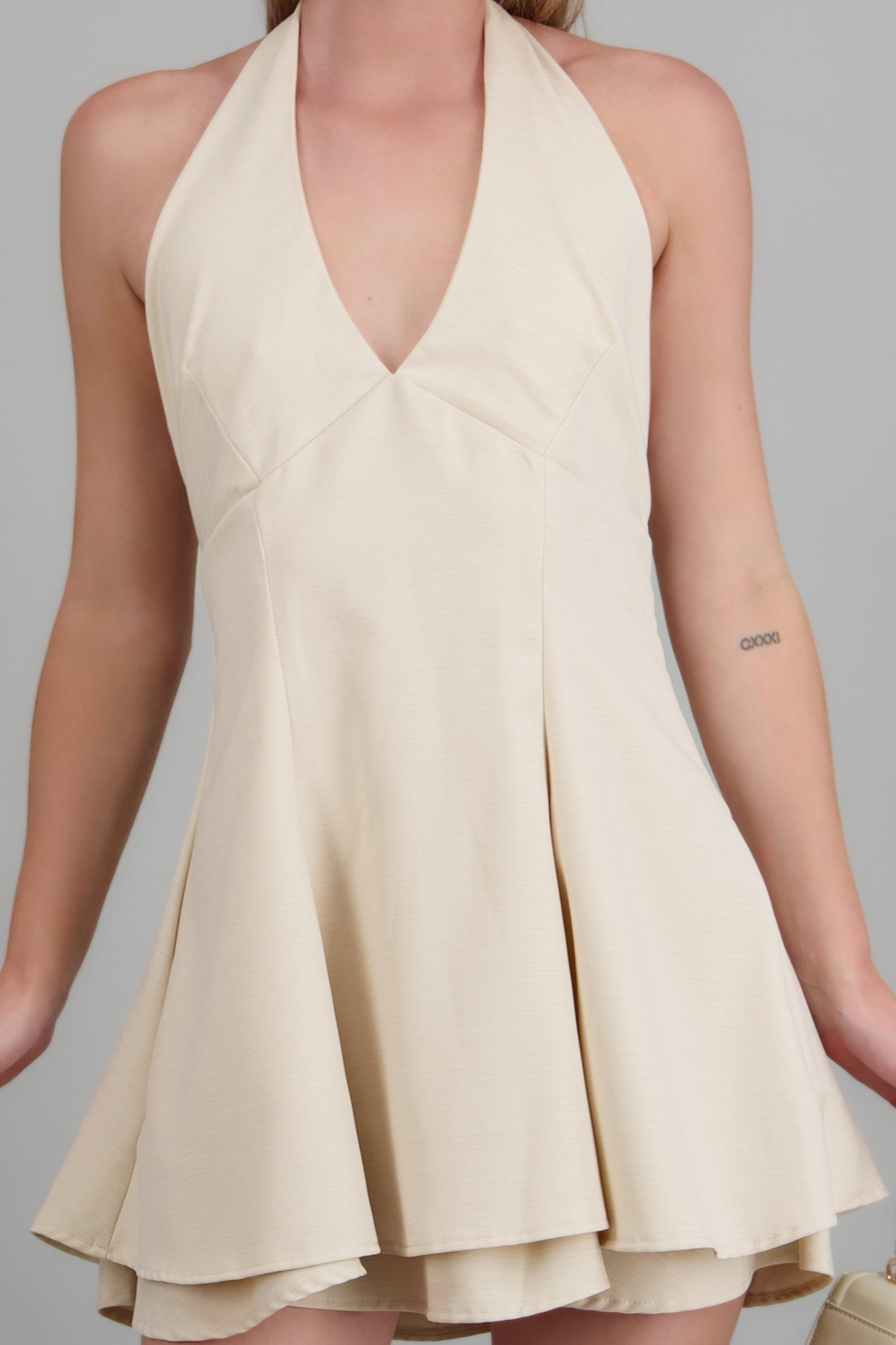 Vestido corto halter falda ampon hypsters AMARILLO PASTEL