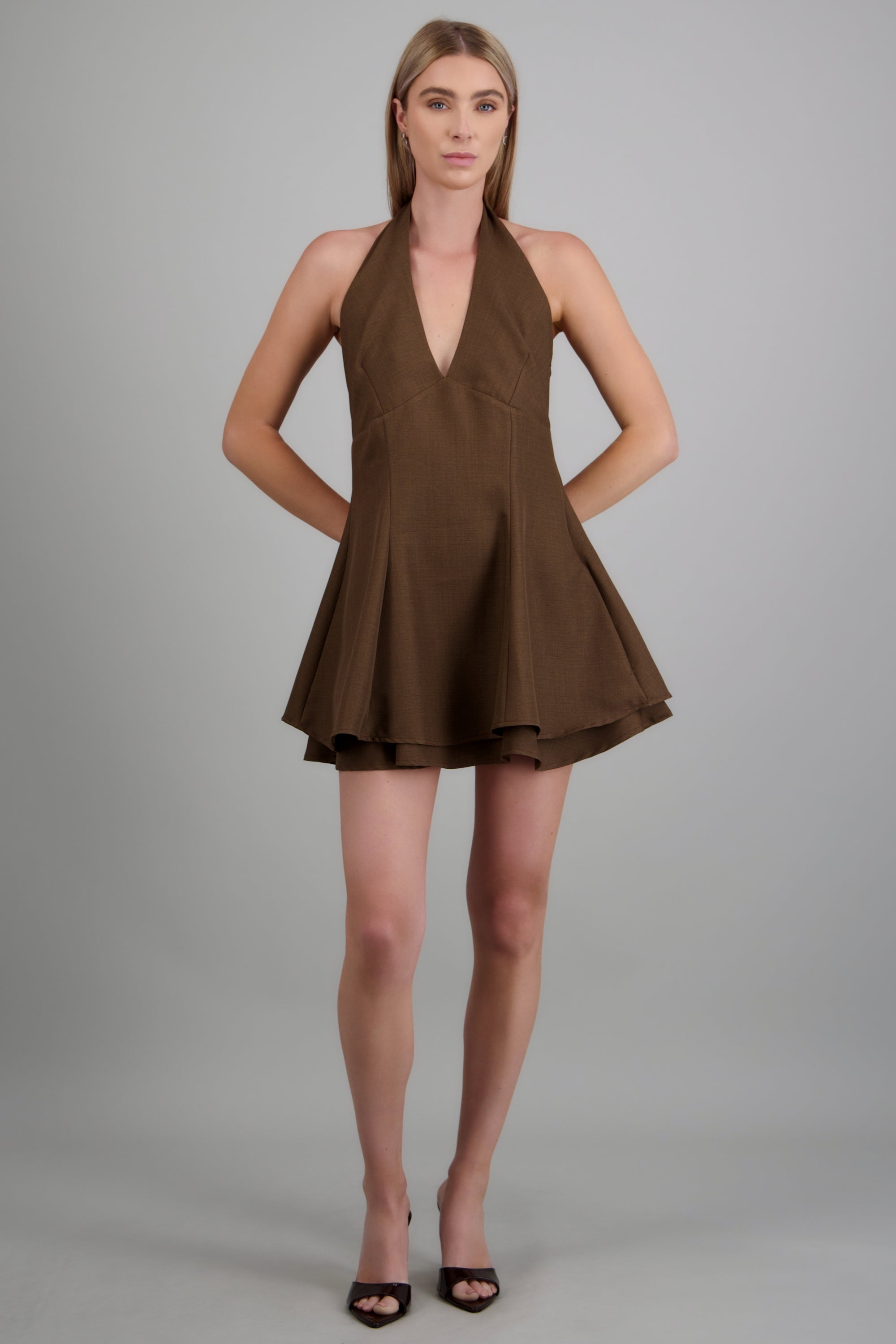 Vestido corto halter falda ampon hypsters TAUPE