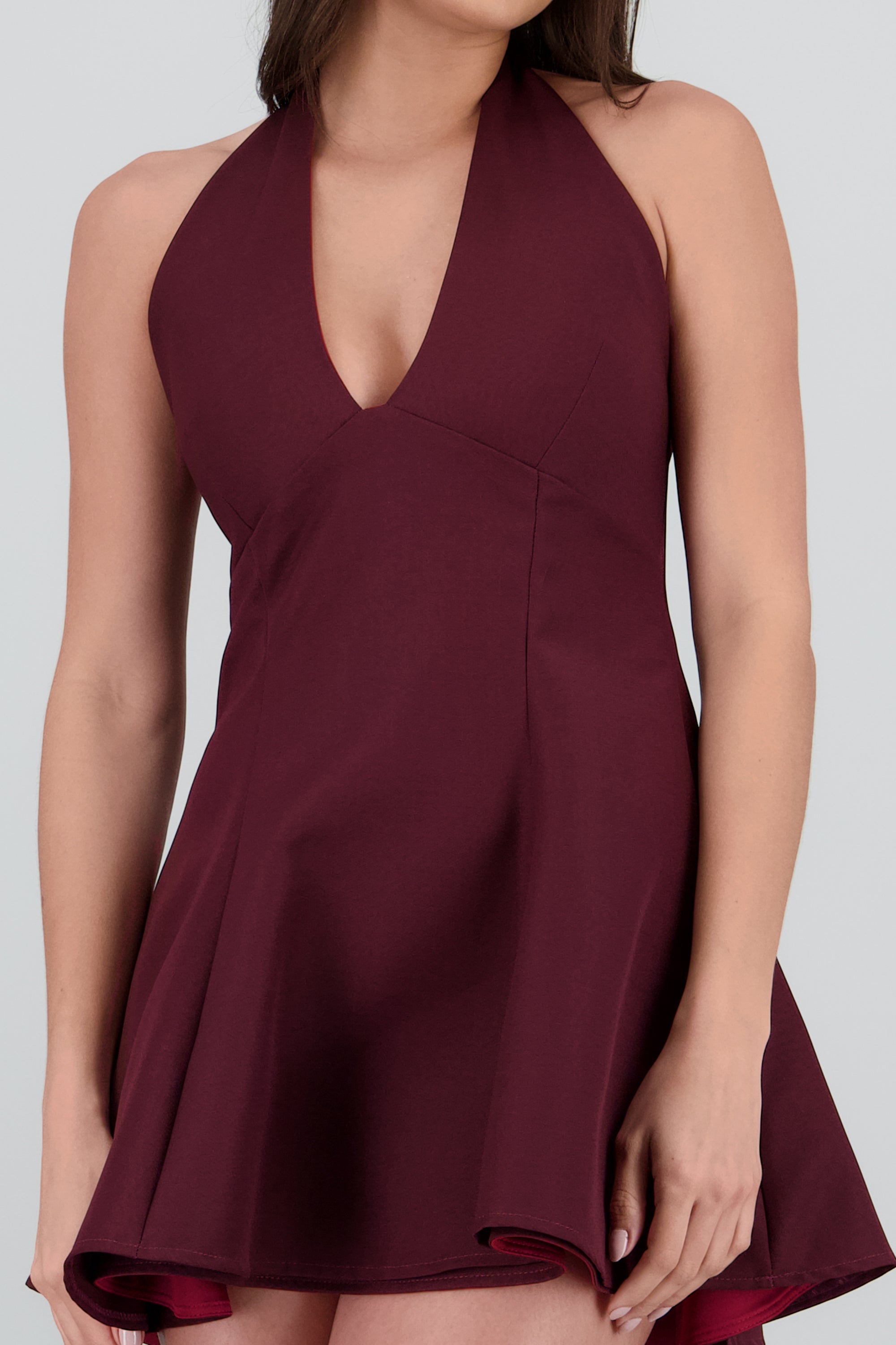 Vestido corto halter con falda ampon VINO