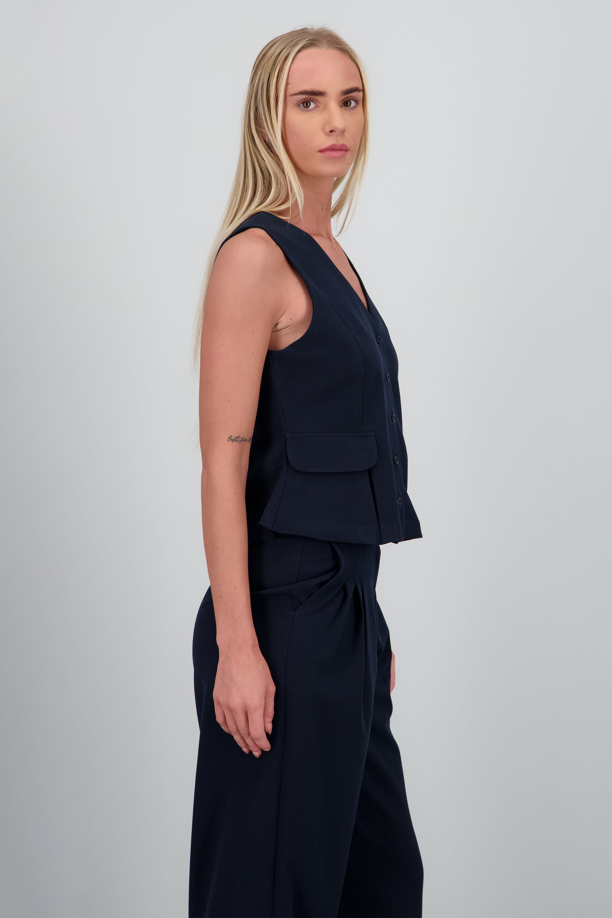 light vest v-shape MARINO