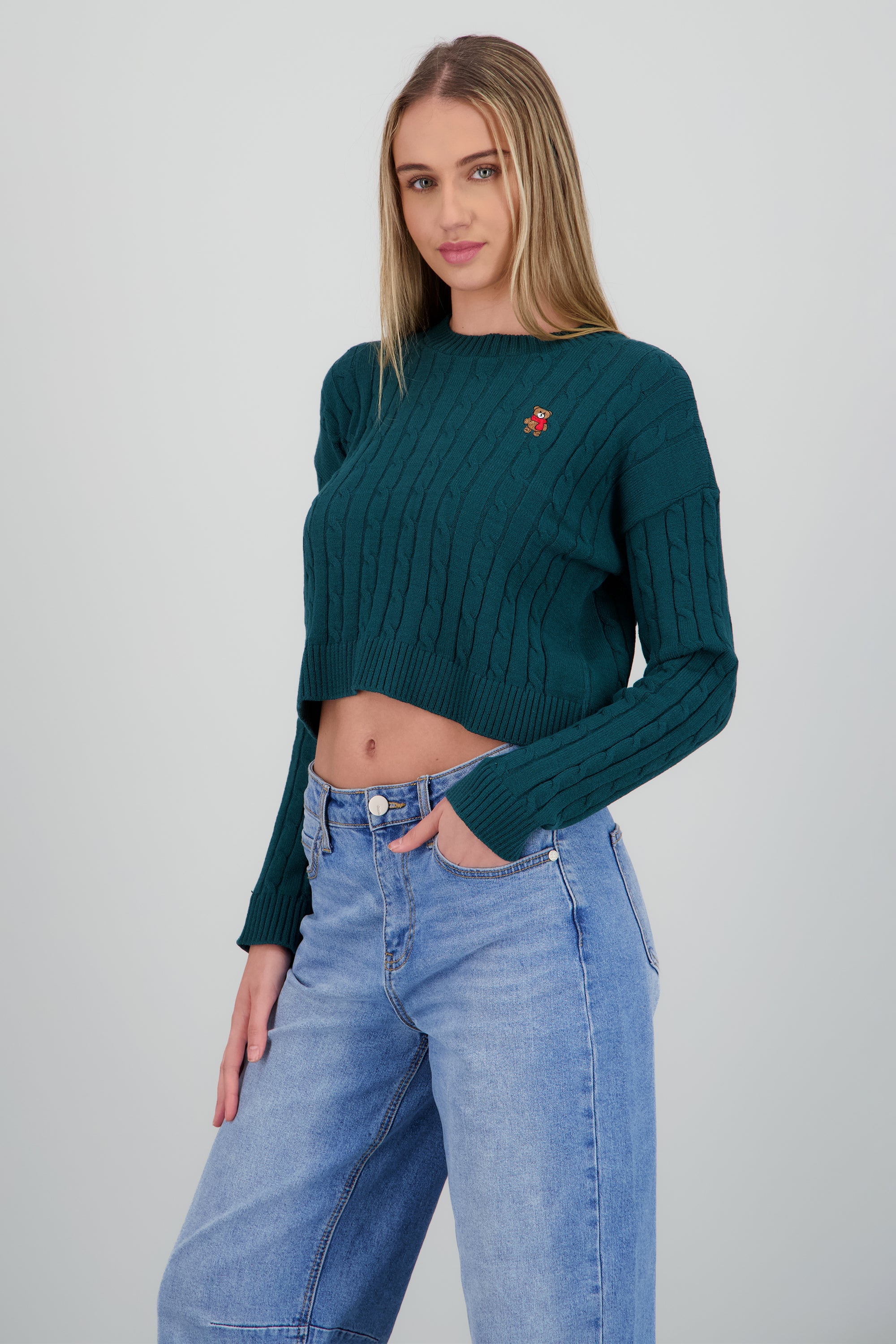 Sueter trenza osito bordado JADE