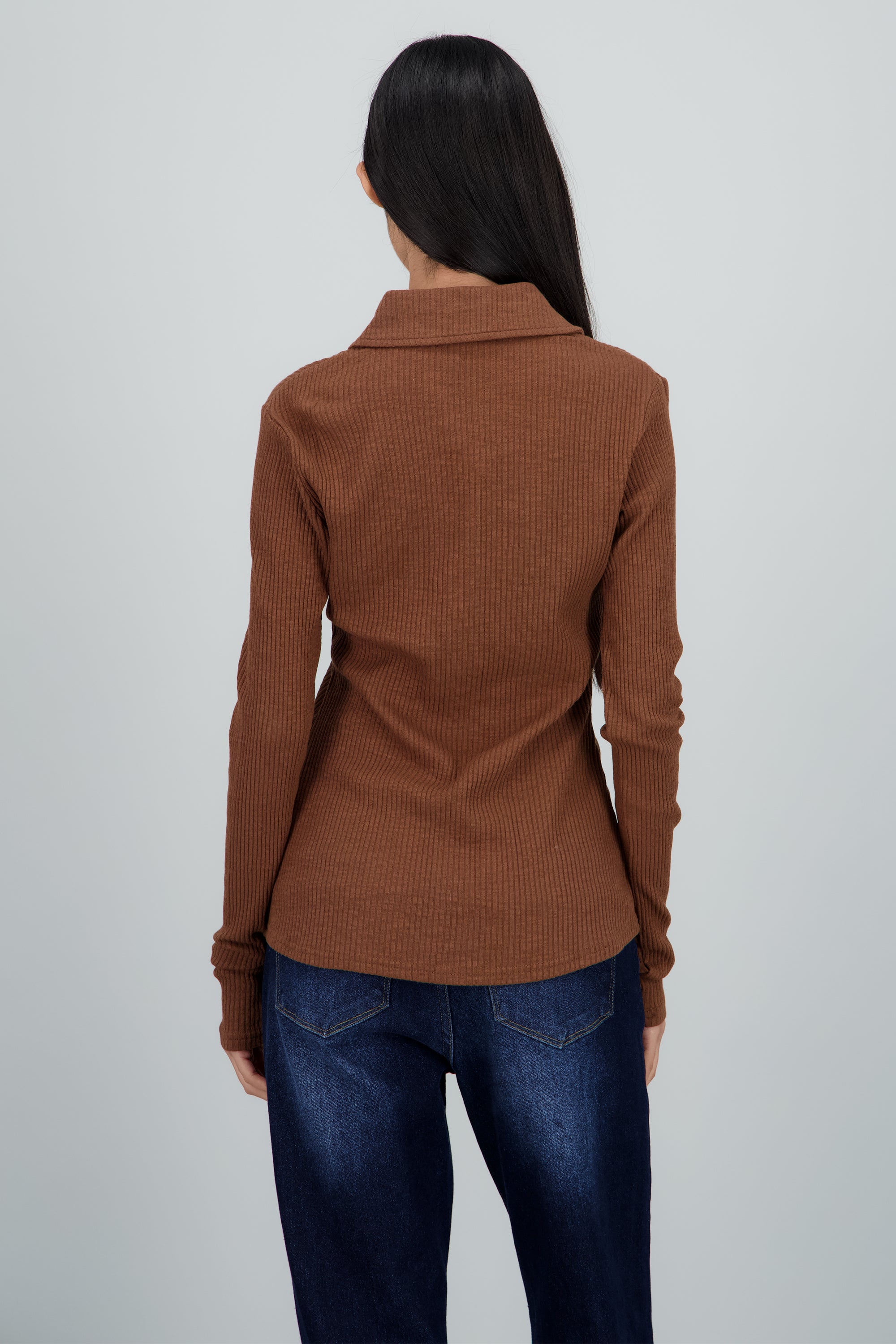 Top manga larga cuello polo de tejido CHOCOLATE