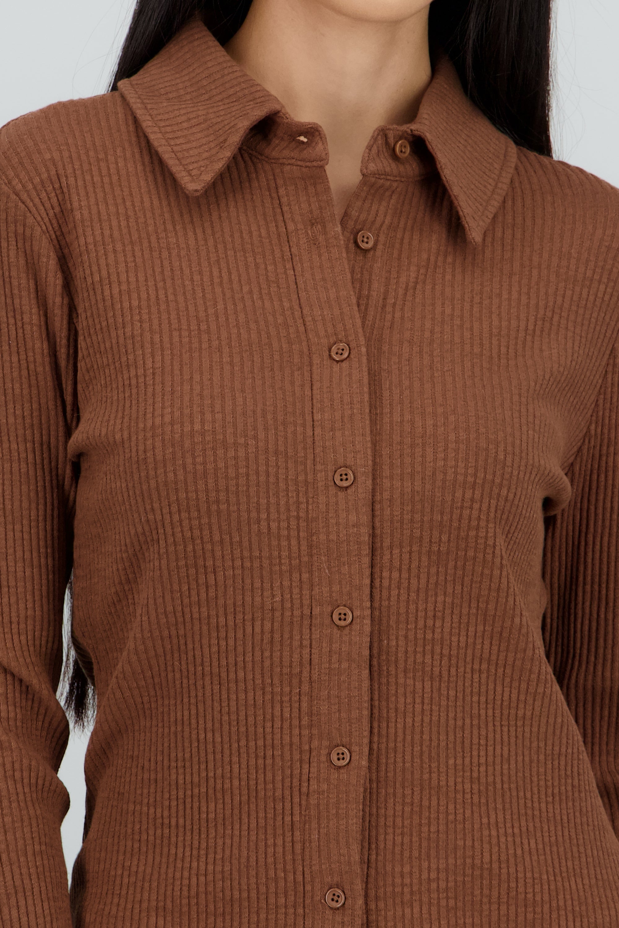 Top manga larga cuello polo de tejido CHOCOLATE