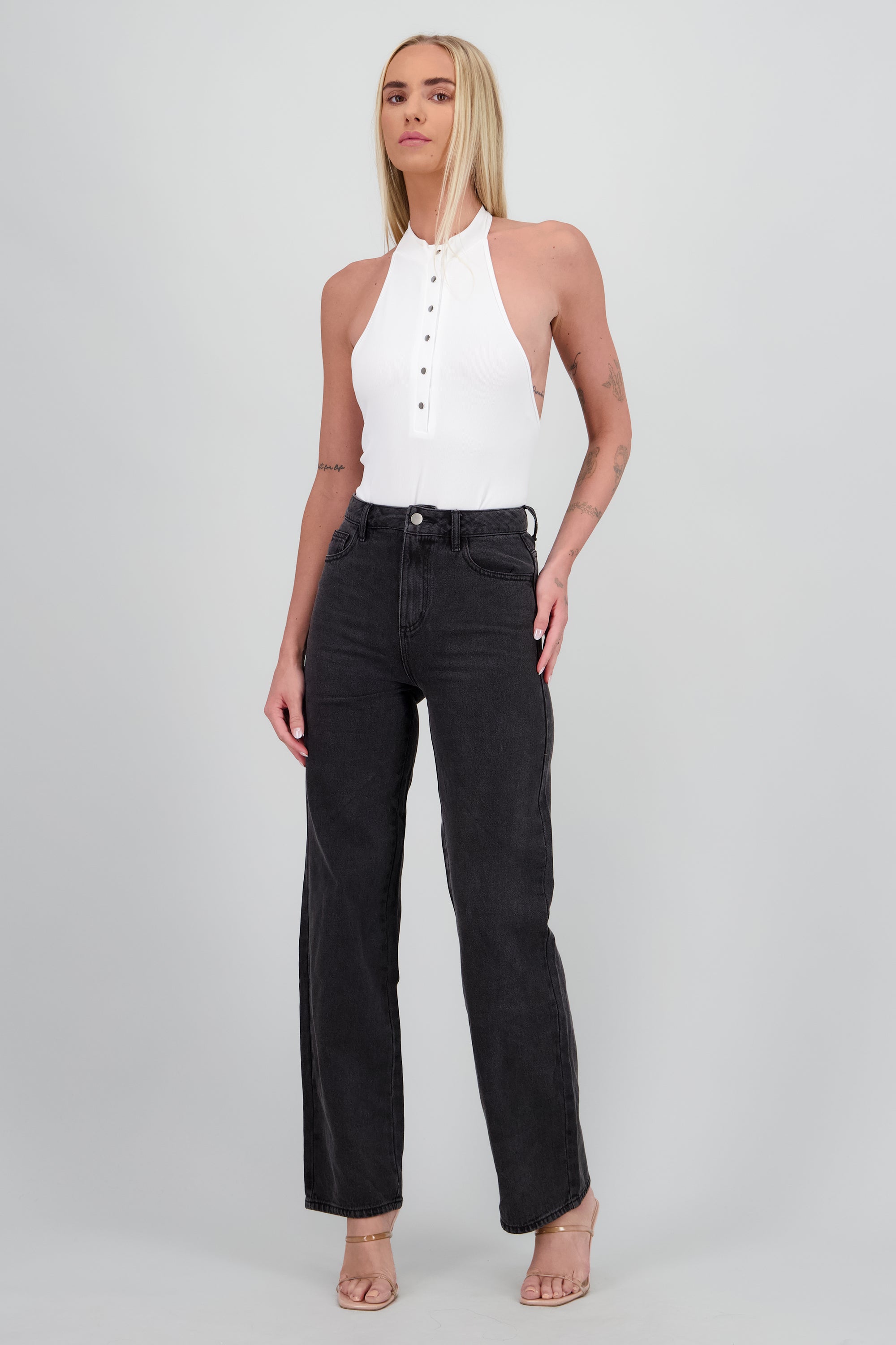 Jeans rectos high waisted NEGRO