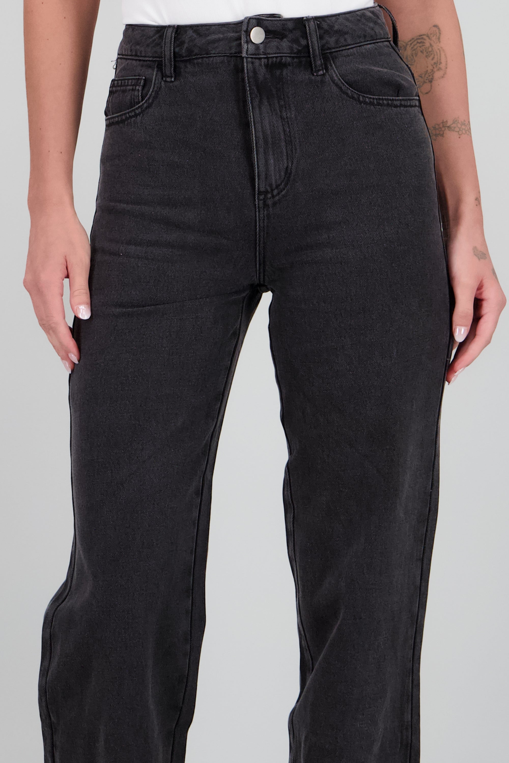 Jeans rectos high waisted NEGRO