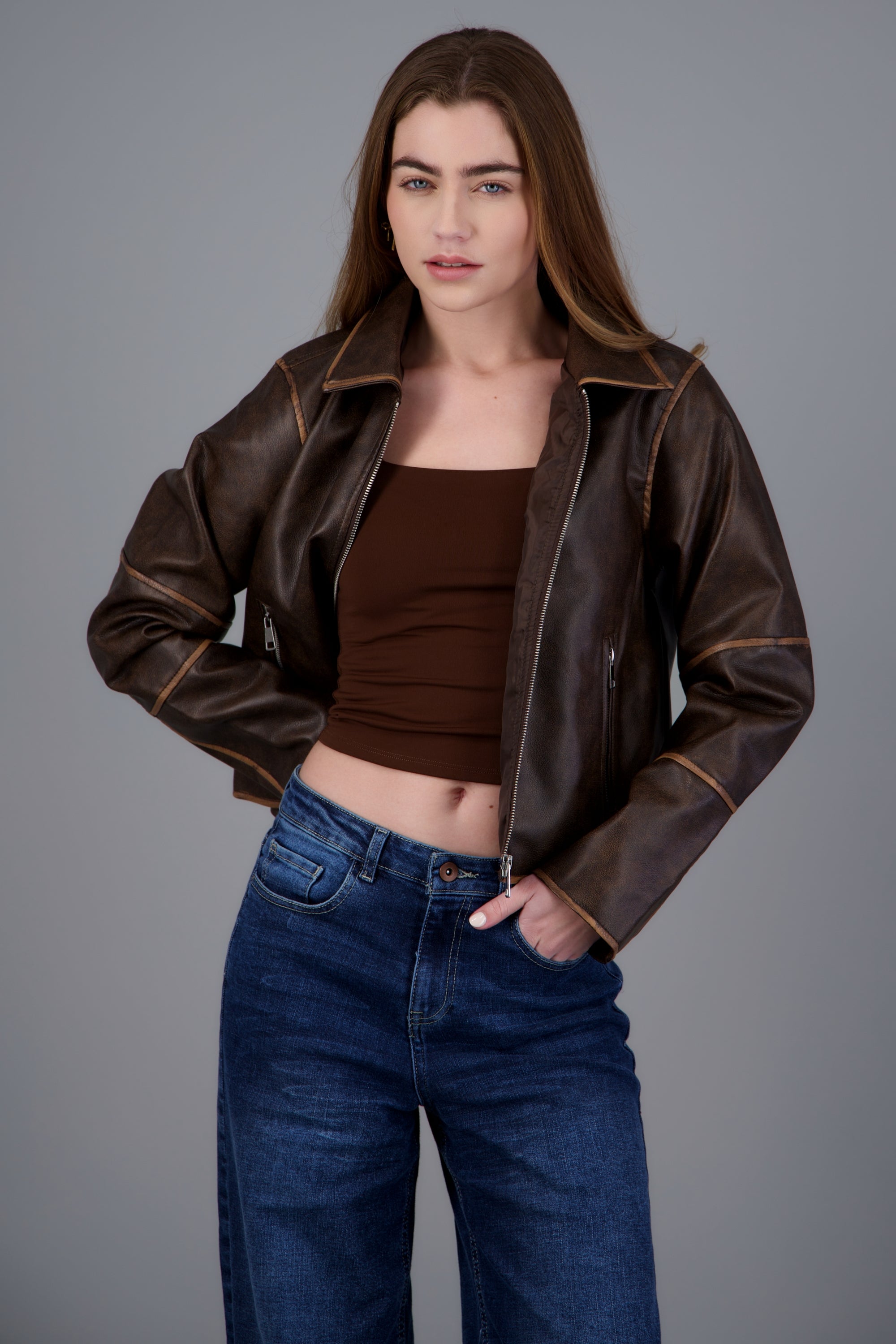 Chamarra oversized PU desgaste CAFE