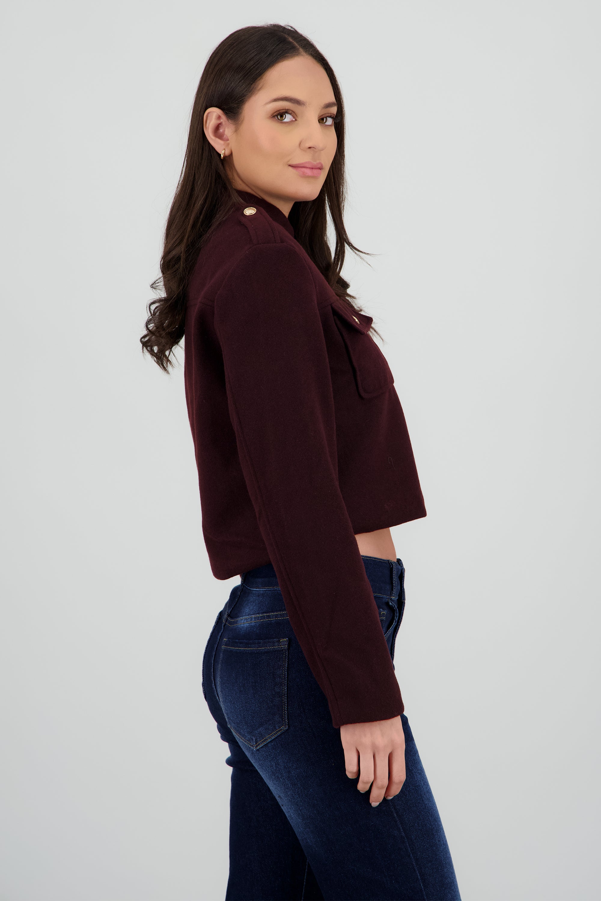 Chamarra bolsas cargo con botones VINO