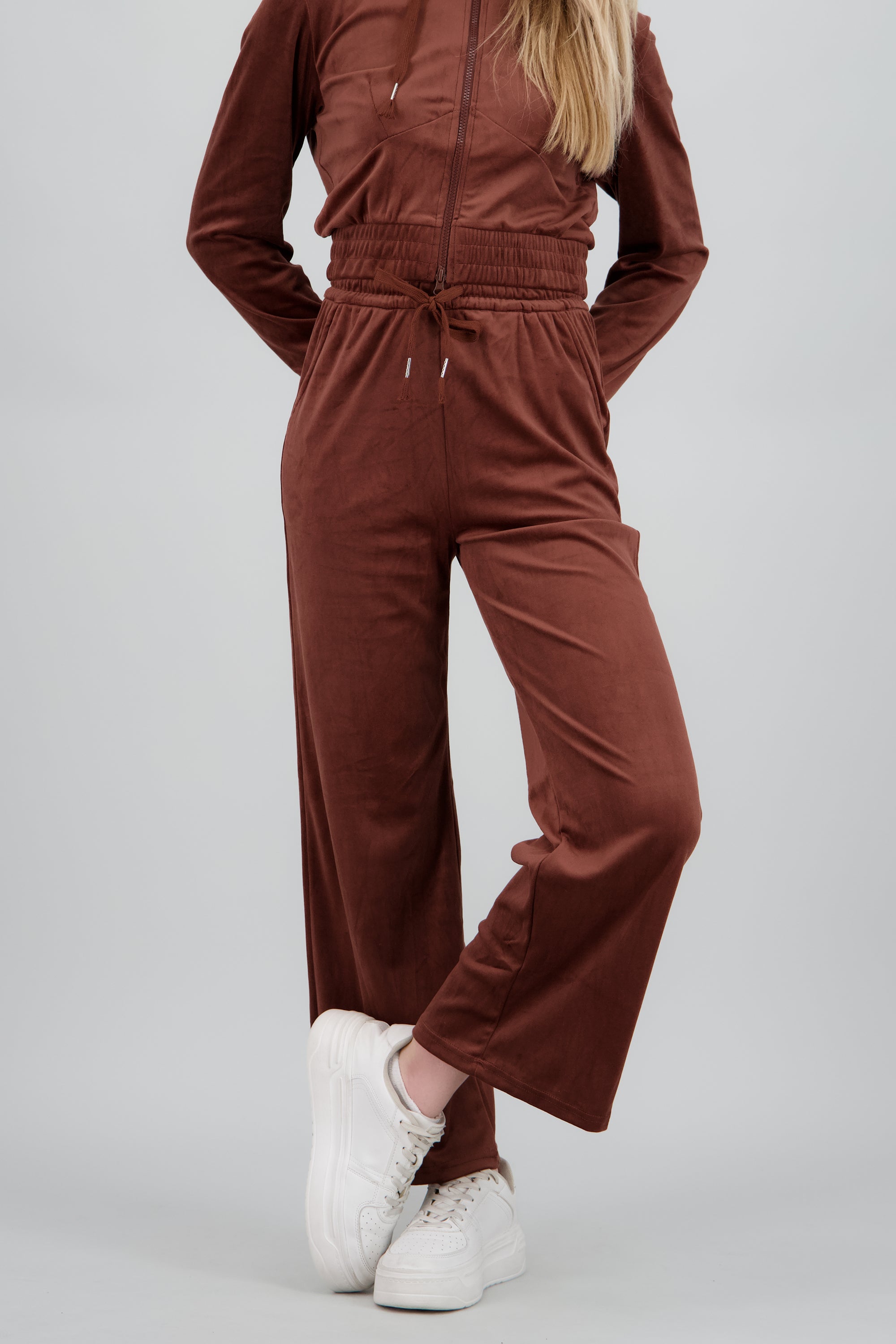 Jogger velvet bolsas CHOCOLATE