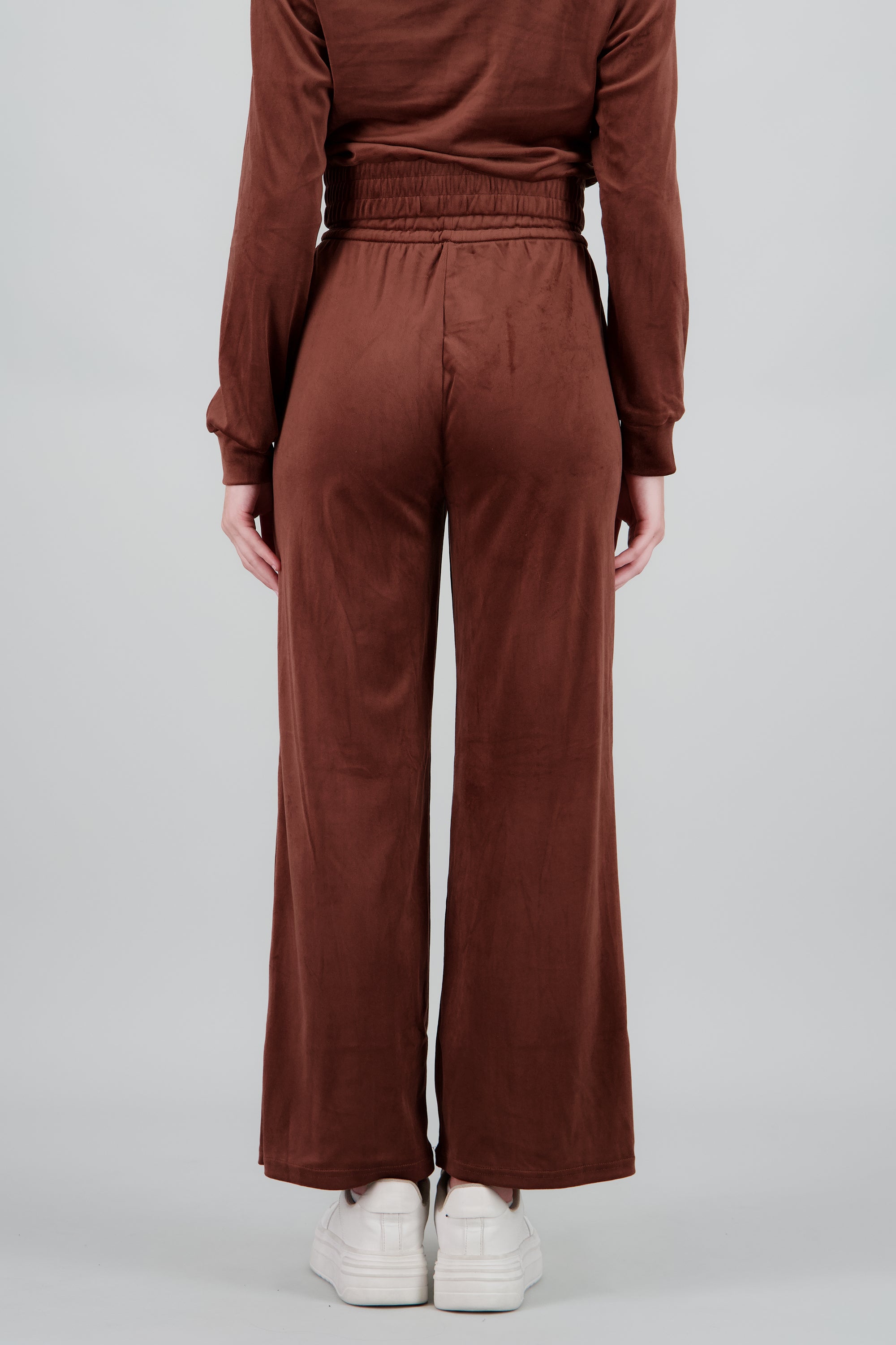 Jogger velvet bolsas CHOCOLATE