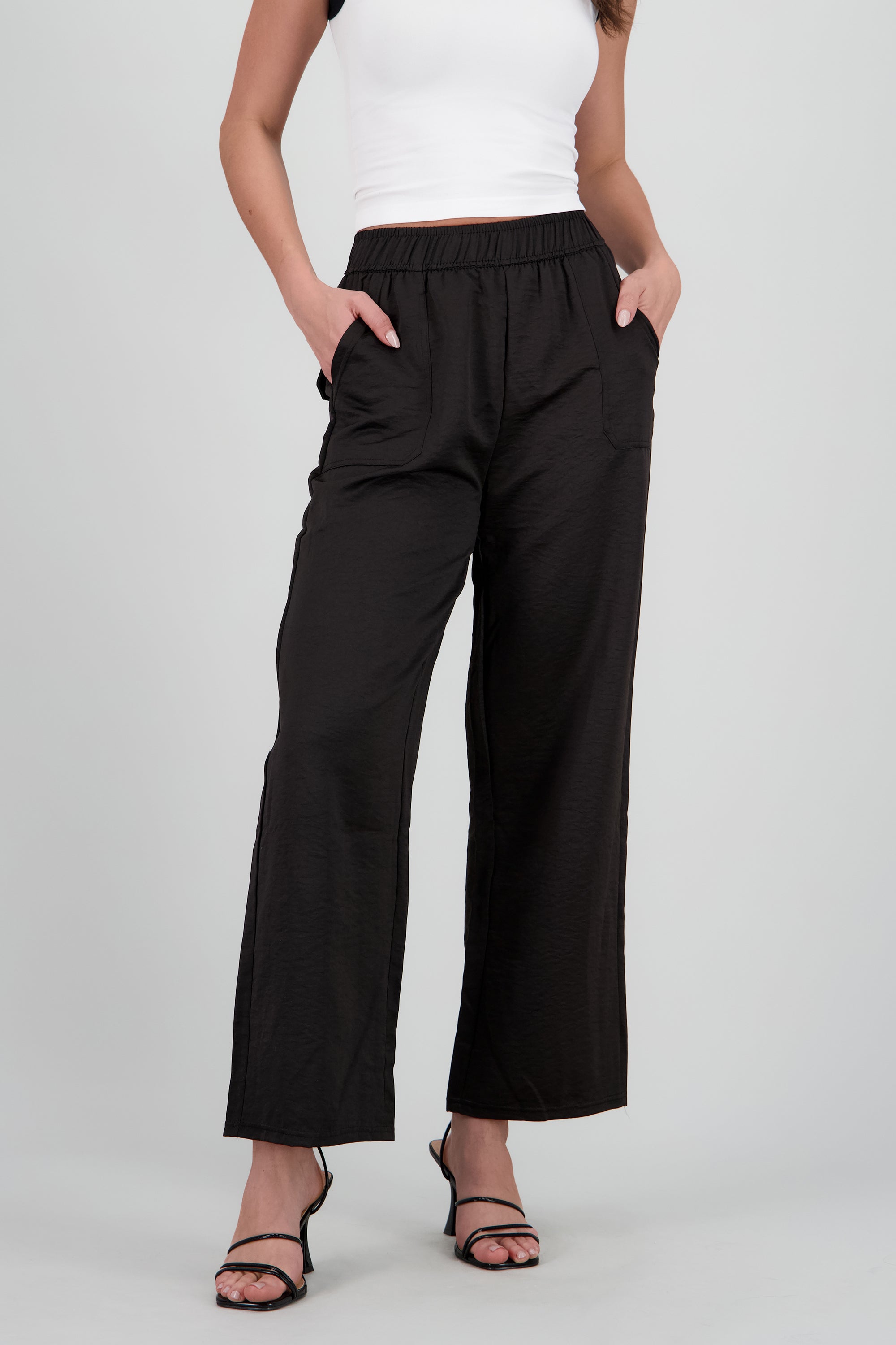 Pantalones tipo jogger NEGRO