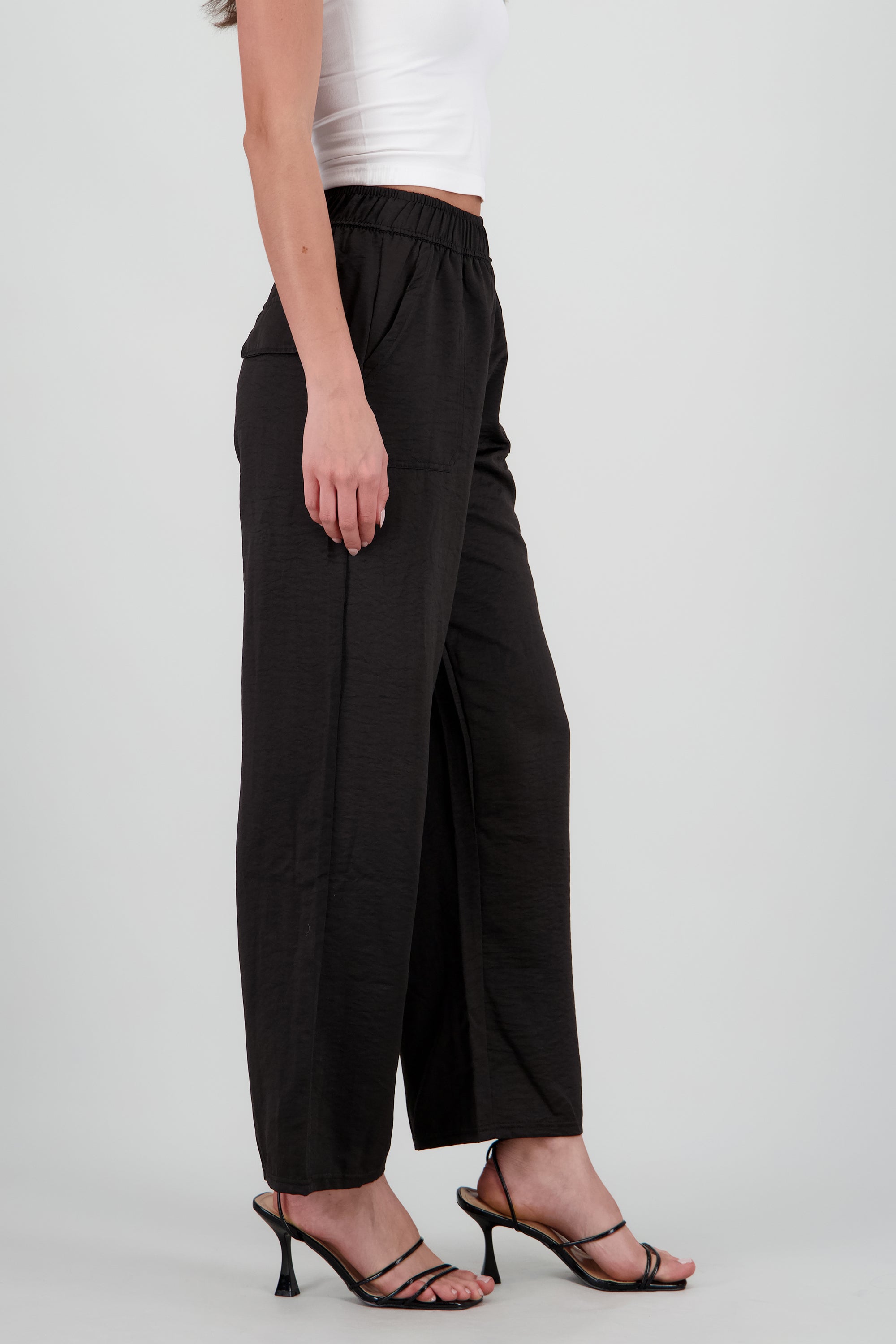Pantalones tipo jogger NEGRO