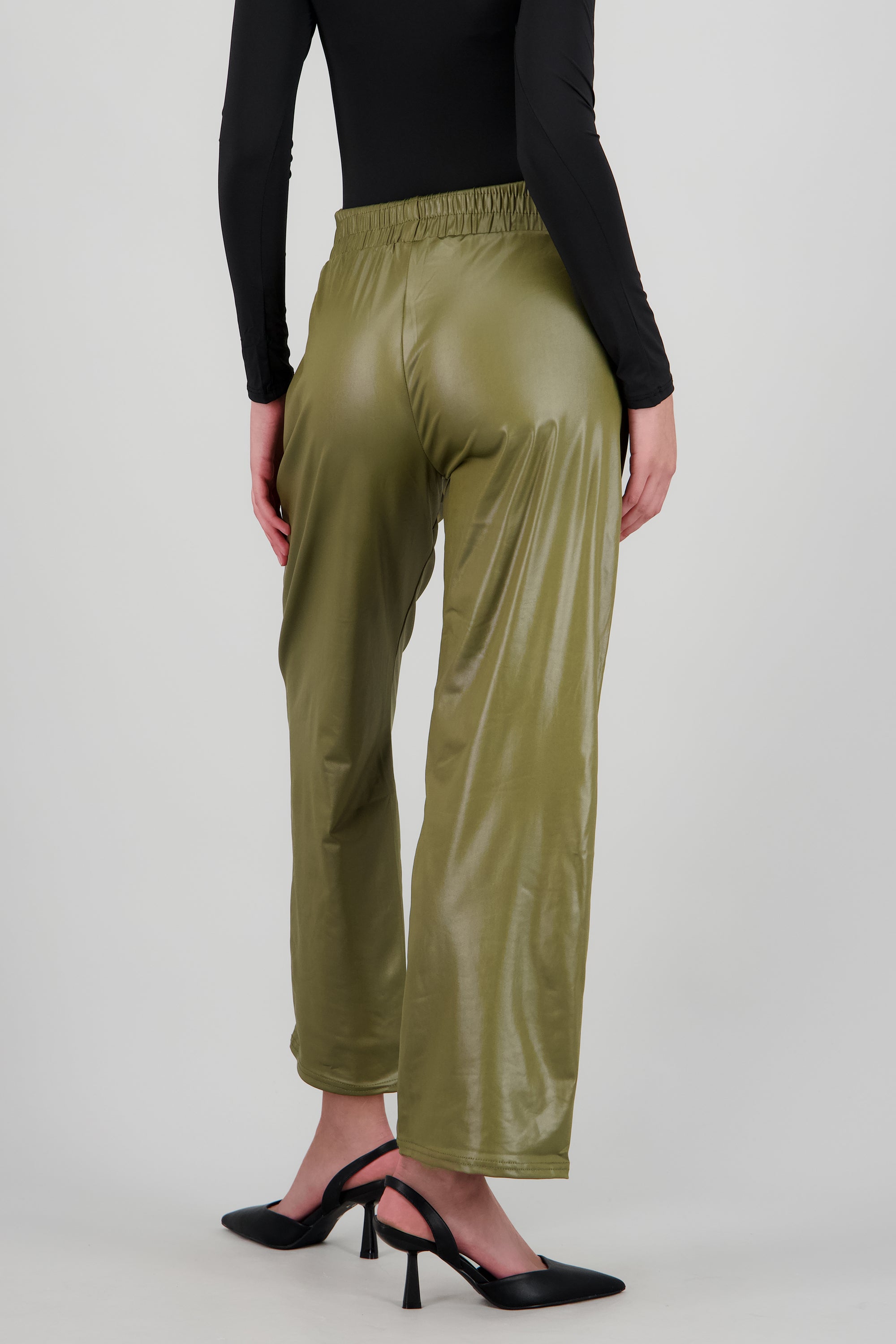 Pantalones efecto piel OLIVO
