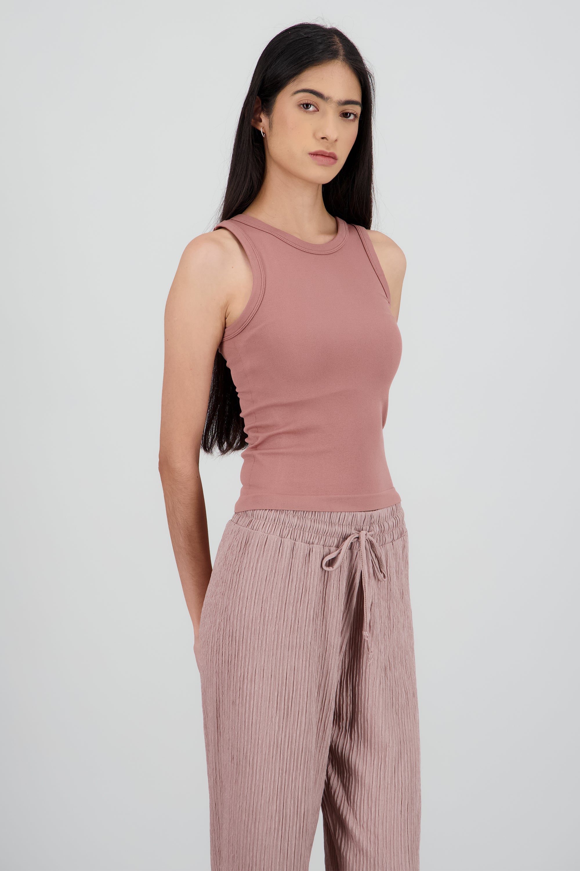 Top sin mangas contraste CAFE COMBO