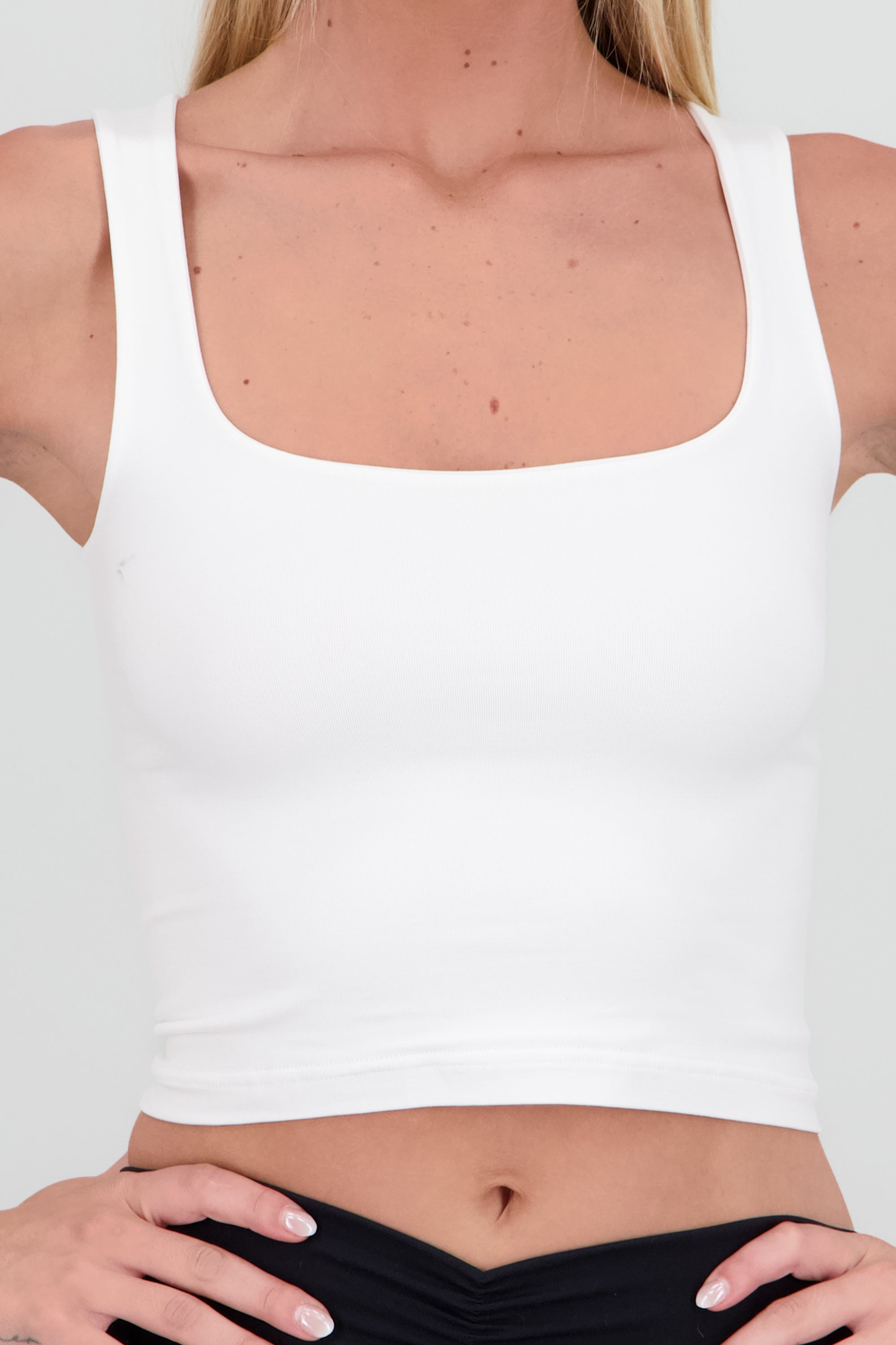 Top sin manga escote cuadrado BLANCO