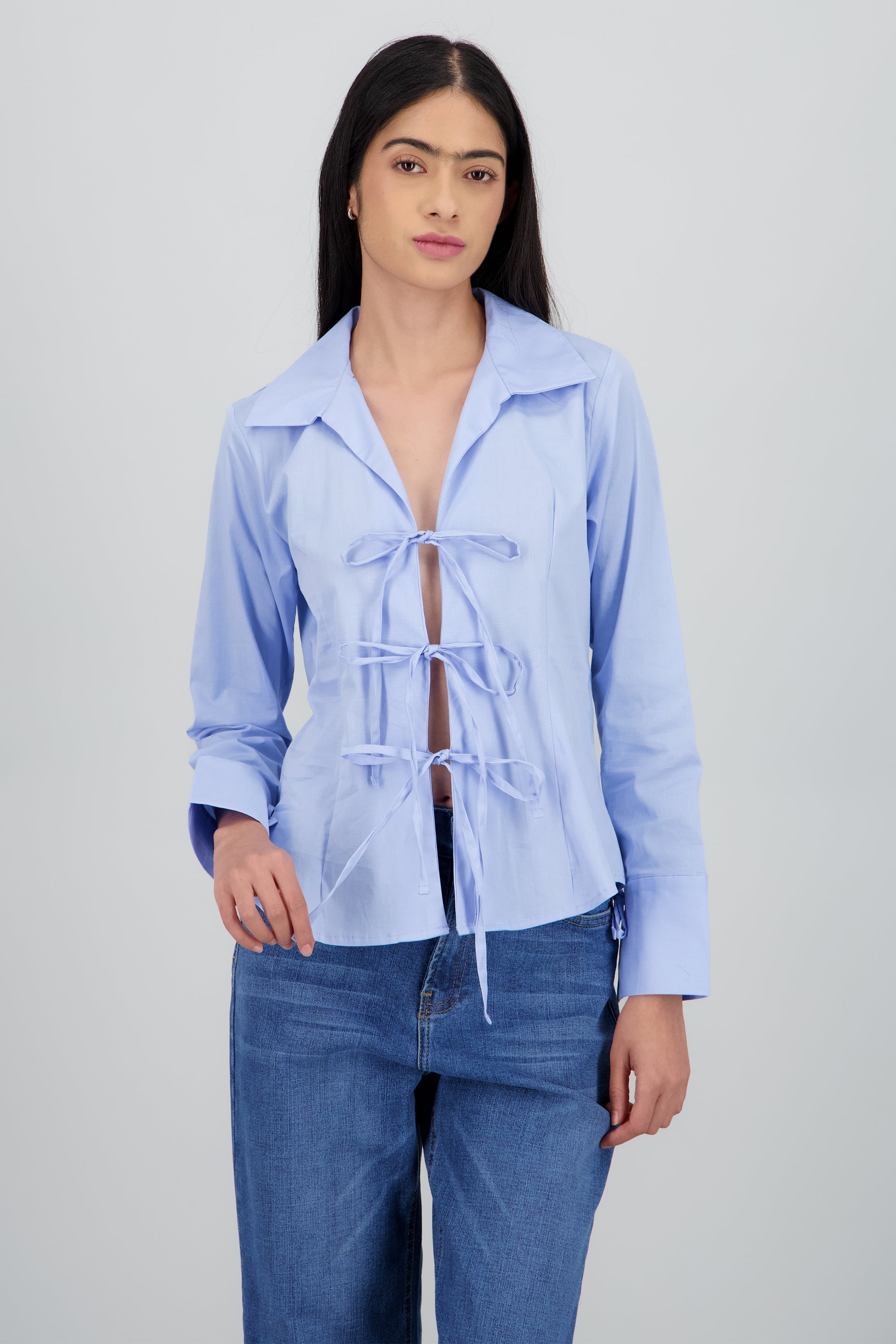 Camisa manga larga detalle moños AZUL CIELO