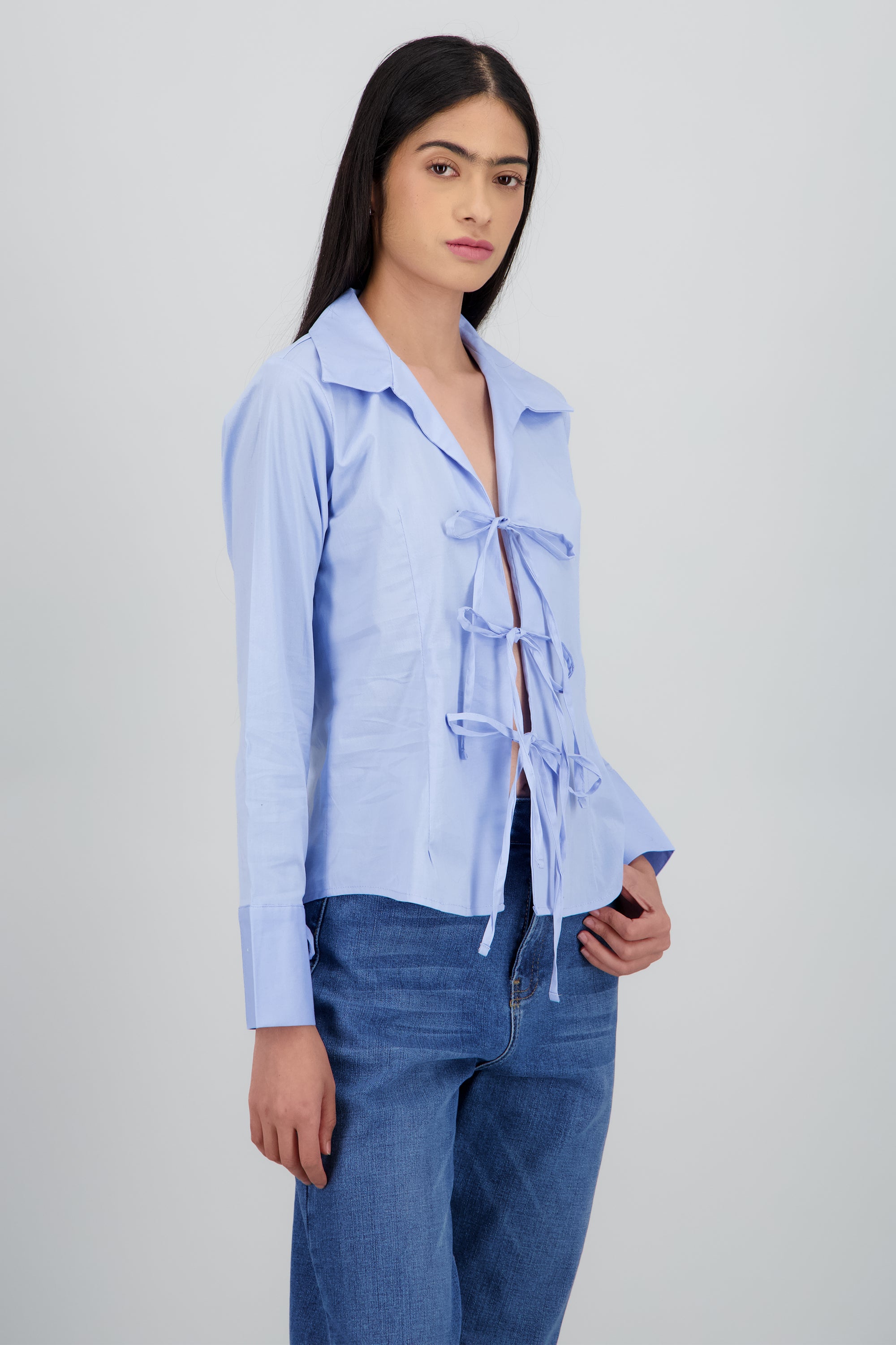 Camisa manga larga detalle moños AZUL CIELO