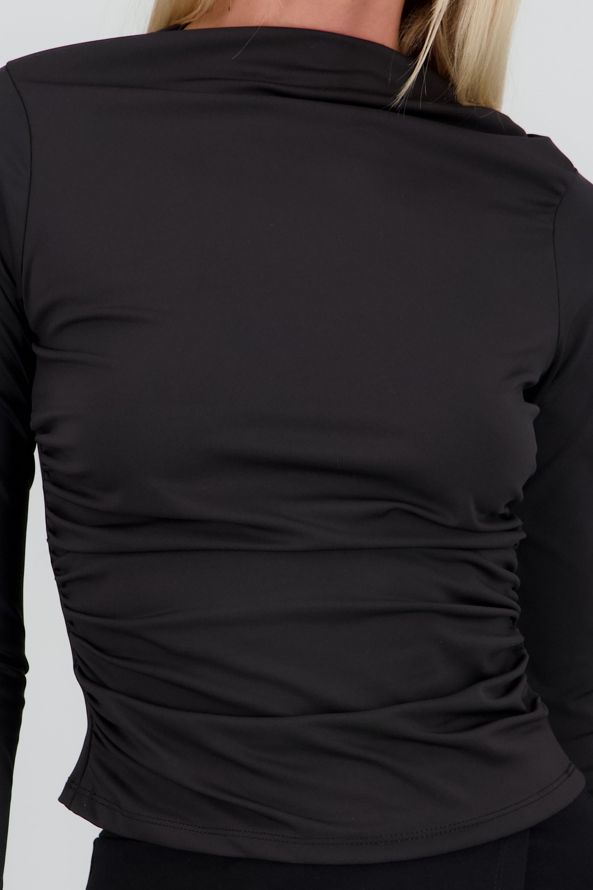 Top manga larga detalle drapeado hombro NEGRO