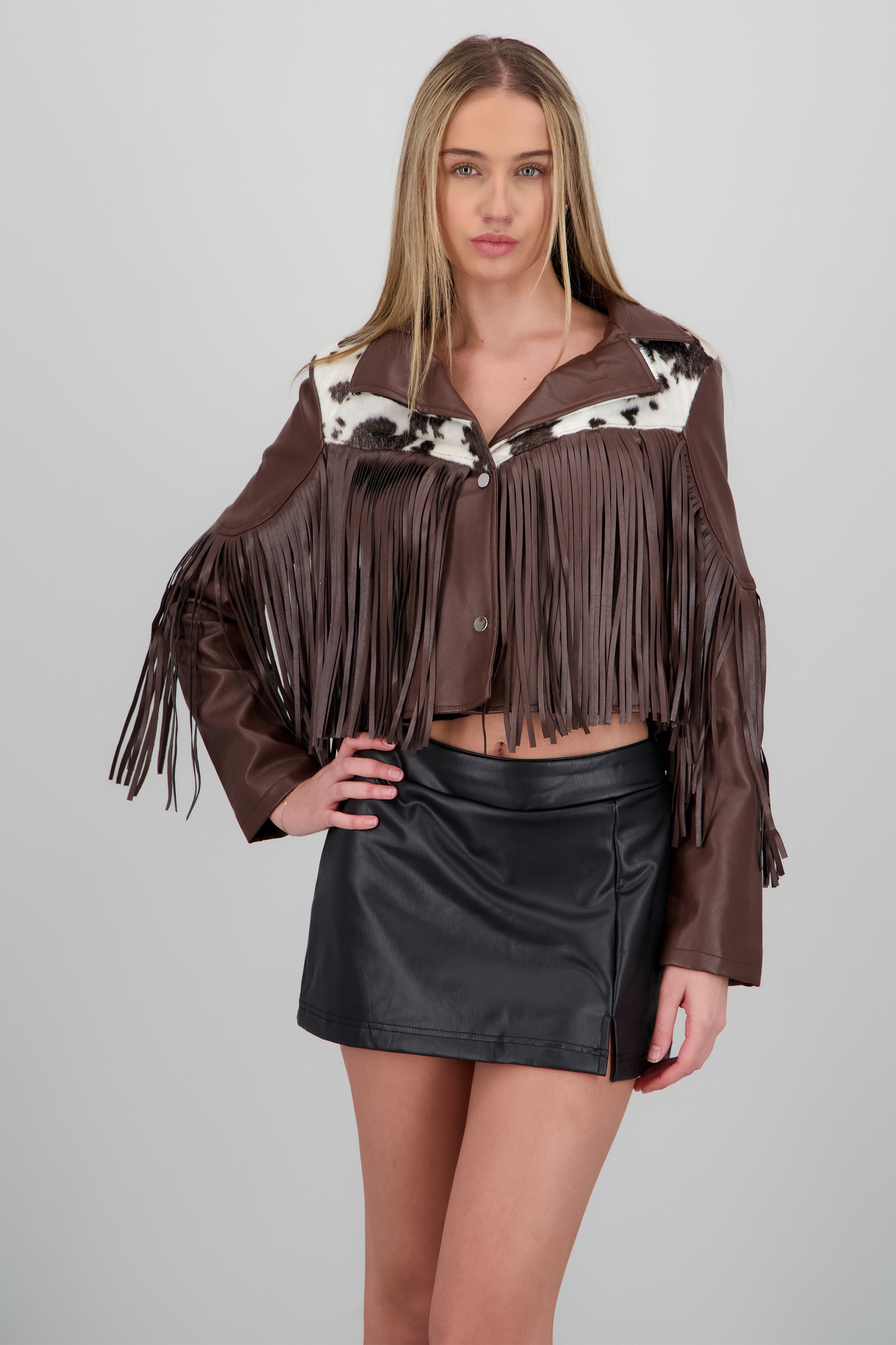 Chamarra detalle fringe con animal print CAFE