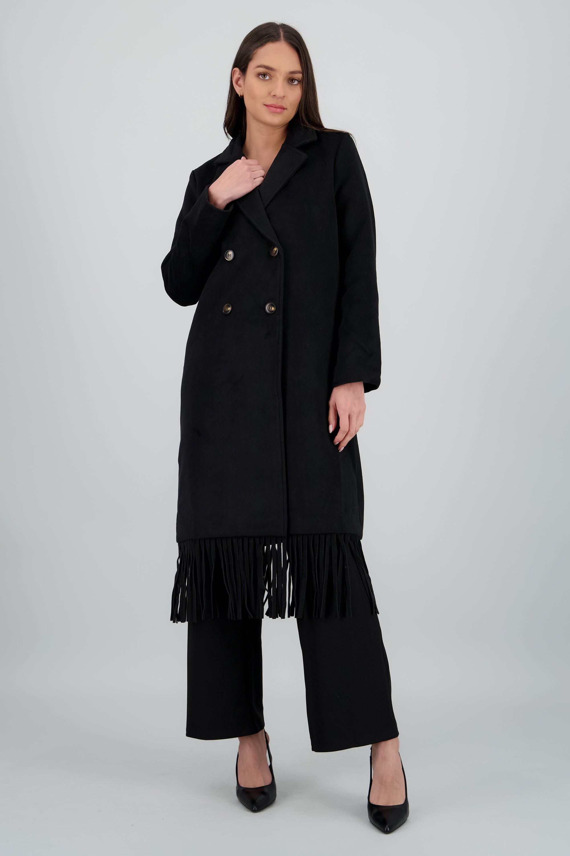 Abrigo detalle botones NEGRO