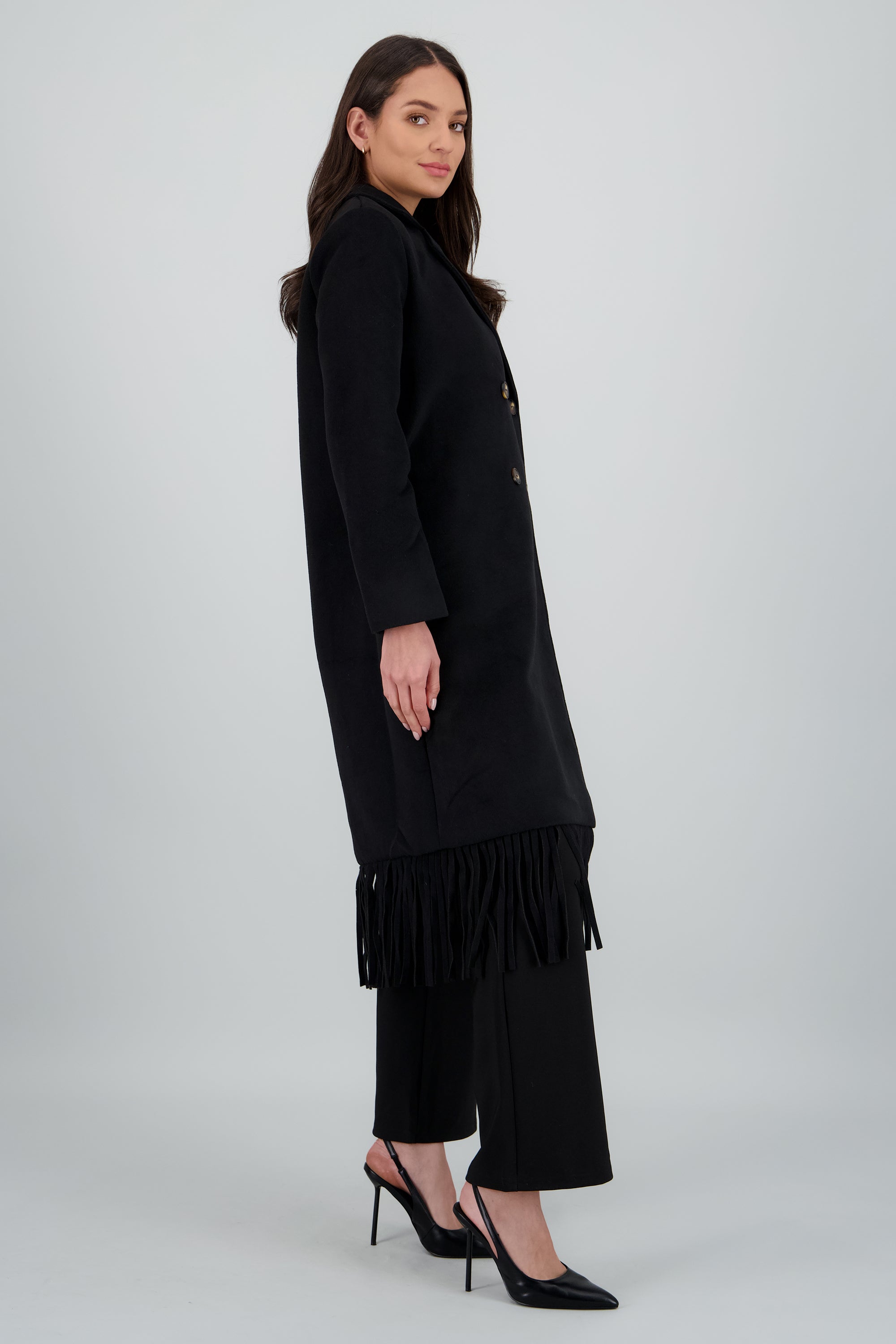 Abrigo detalle botones NEGRO