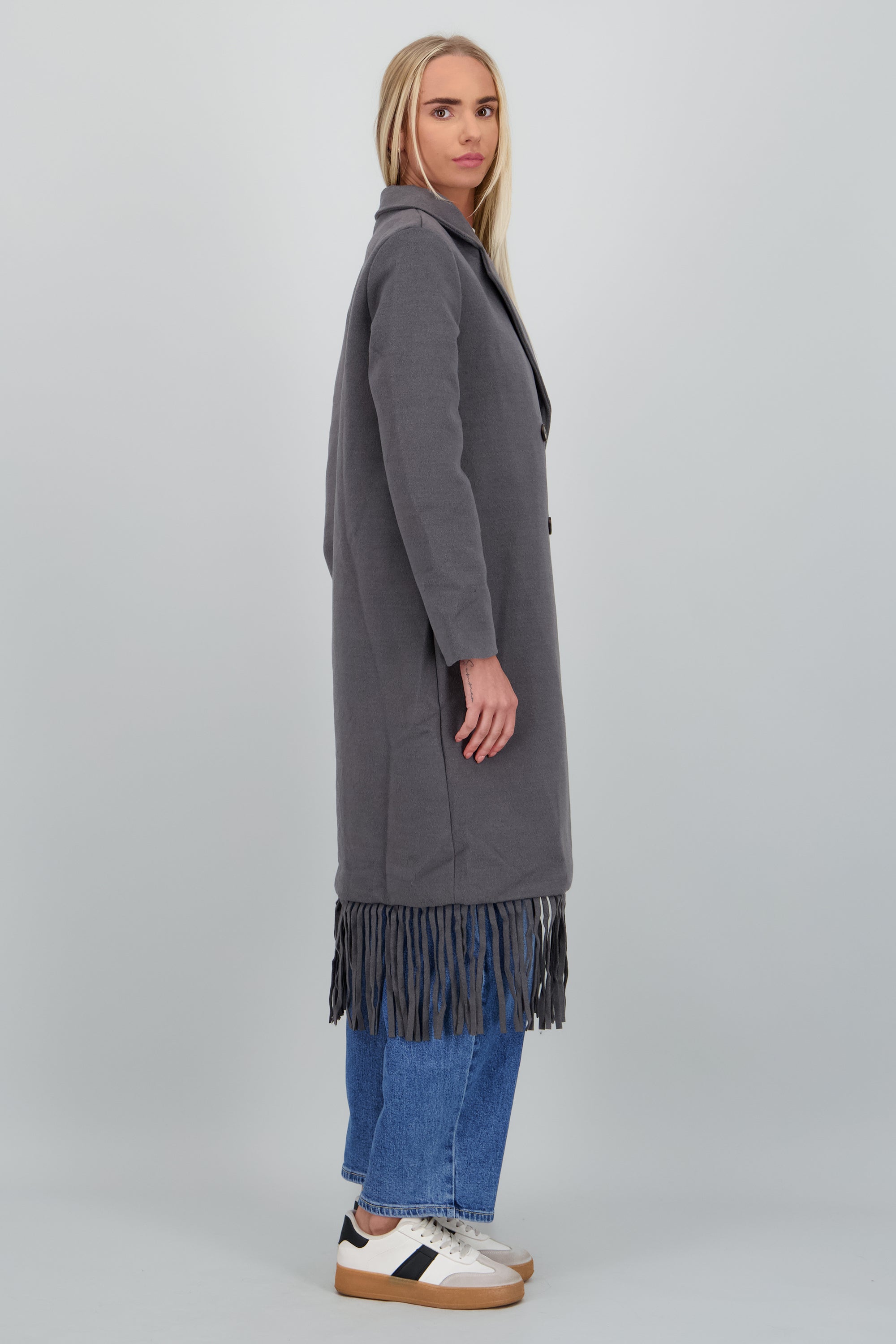 Abrigo detalle botones GRIS